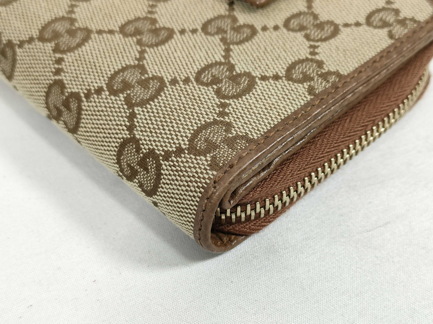 GUCCI GG Canvas Wallet Gucci GG Canvas Wallet