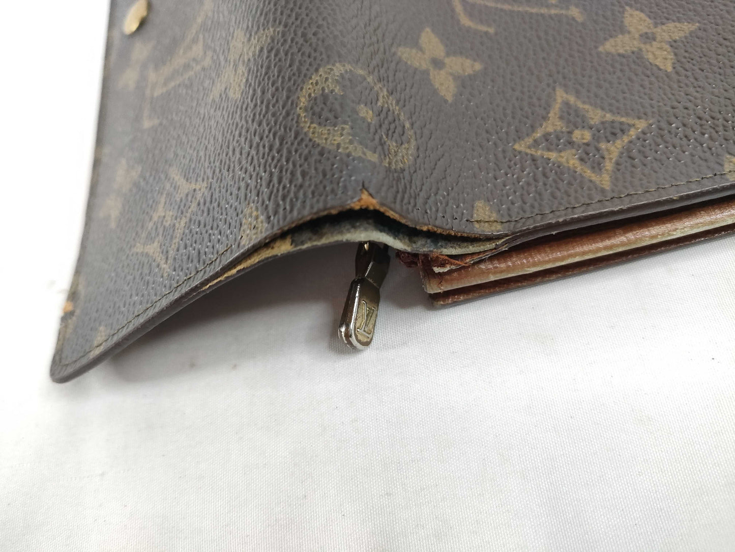LOUIS VUITTON Monogram Long Wallet with Zipper