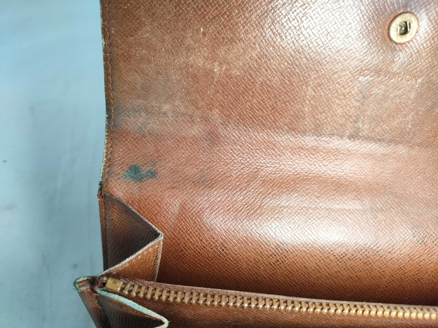 LOUIS VUITTON Monogram Long Wallet with Zipper