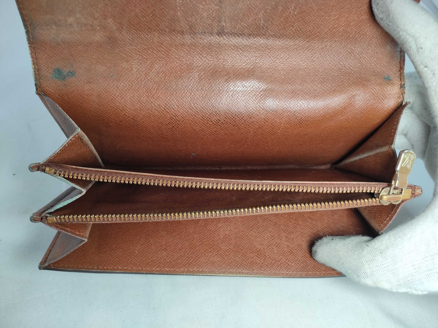 LOUIS VUITTON Monogram Long Wallet with Zipper
