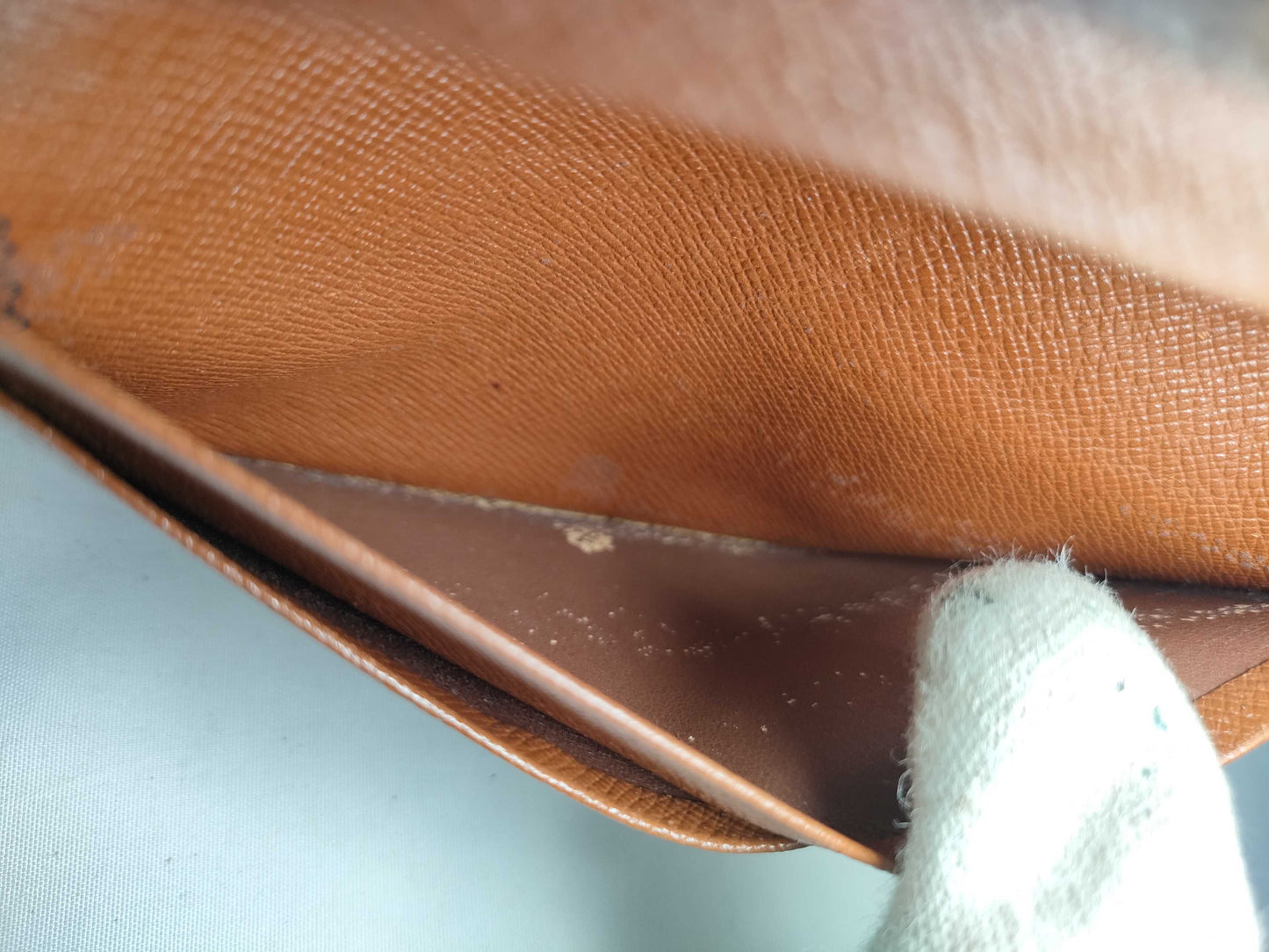 LOUIS VUITTON Monogram Bifold Wallet