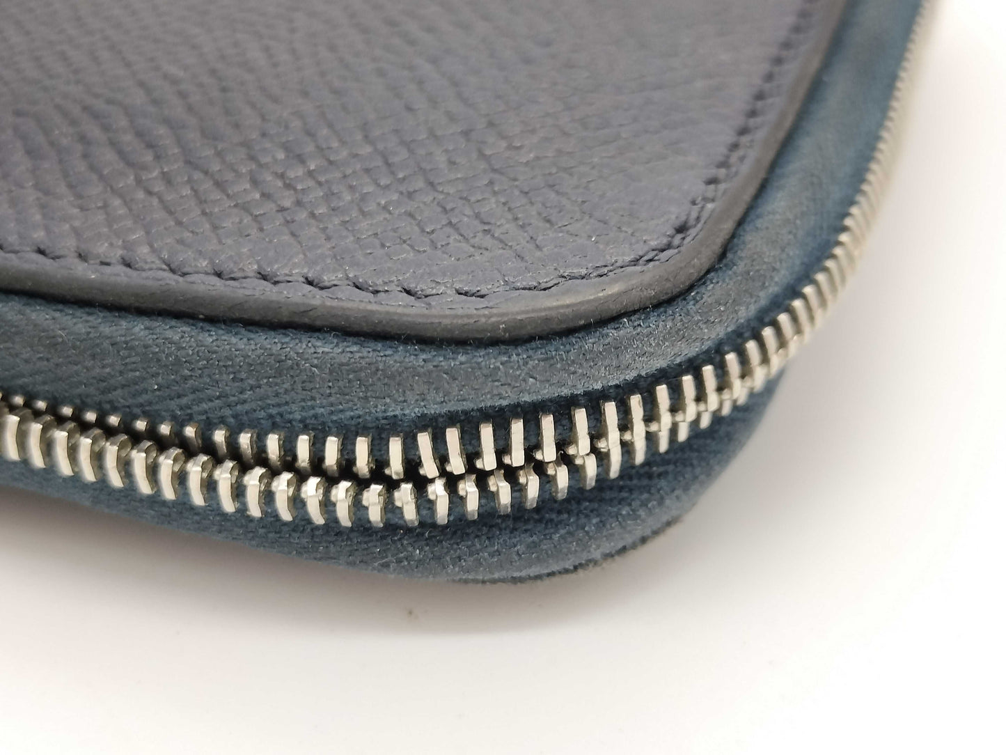 HERMES □N engraved Azap Hermès Azap Silkin Navy Wallet