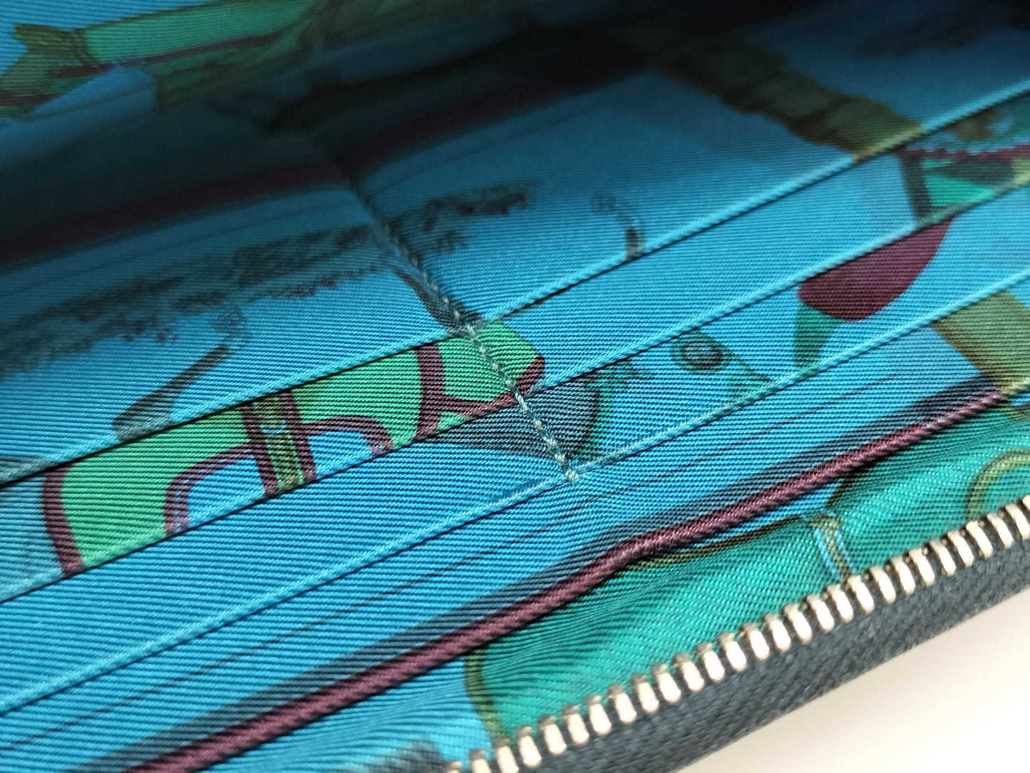 HERMES □N engraved Azap Hermès Azap Silkin Navy Wallet