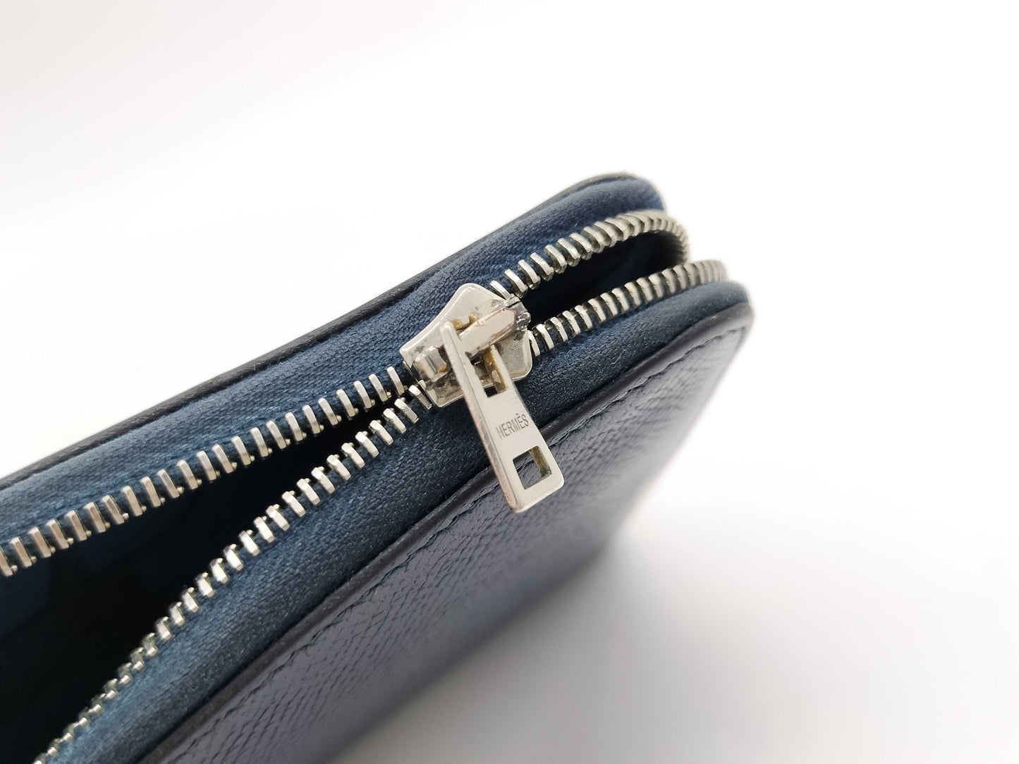 HERMES □N engraved Azap Hermès Azap Silkin Navy Wallet