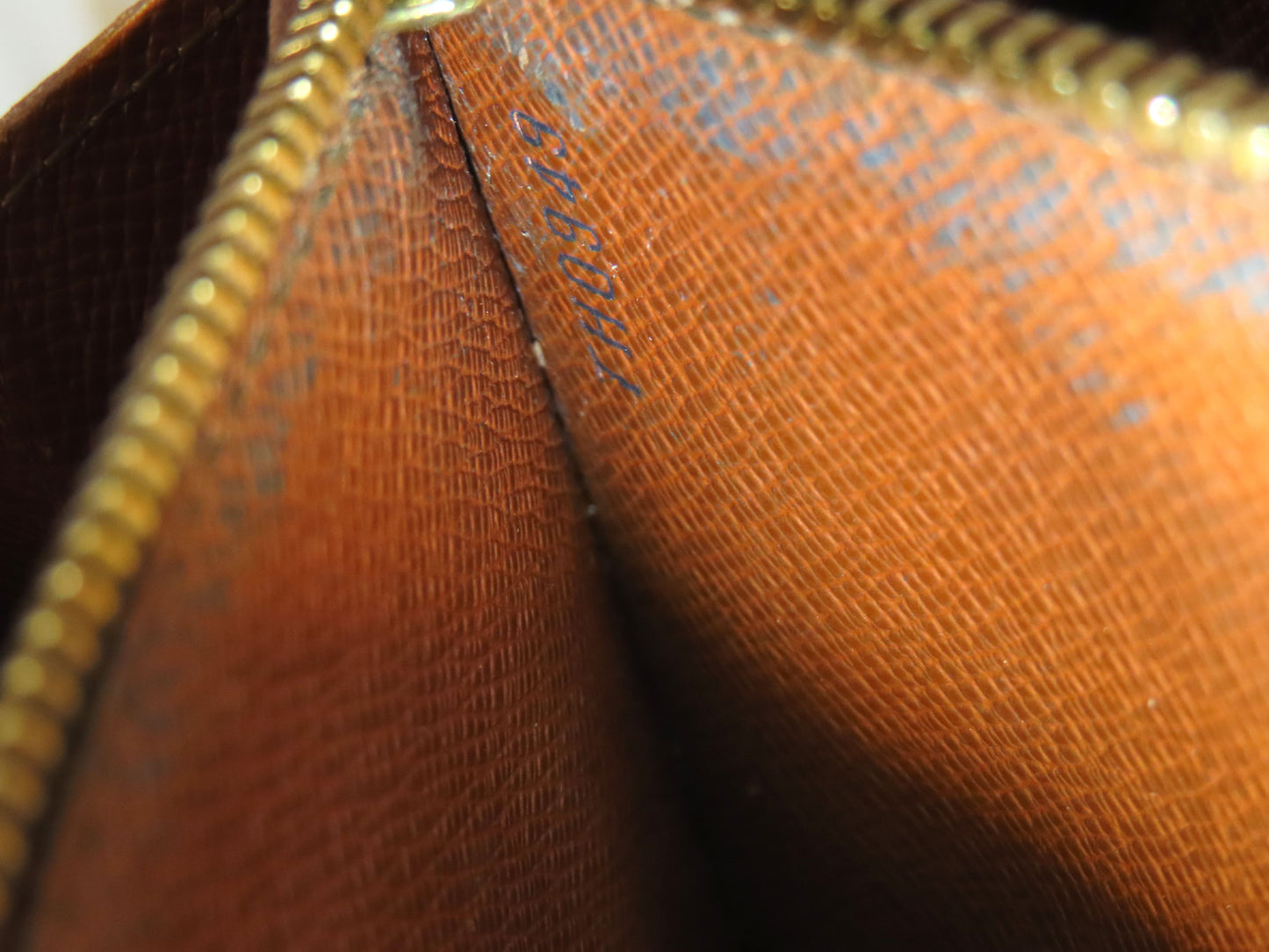 LOUIS VUITTON Monogram Louis Vuitton Monogram Wallet