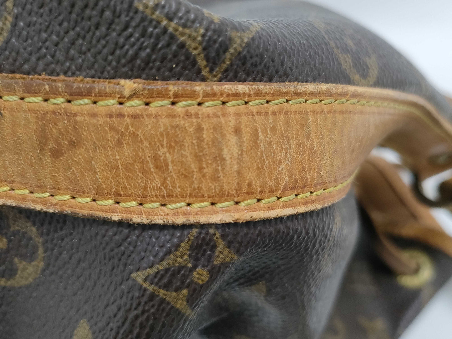 LOUIS VUITTON RFID Unverifiable Monogram Louis Vuitton Noe Shoulder Bag