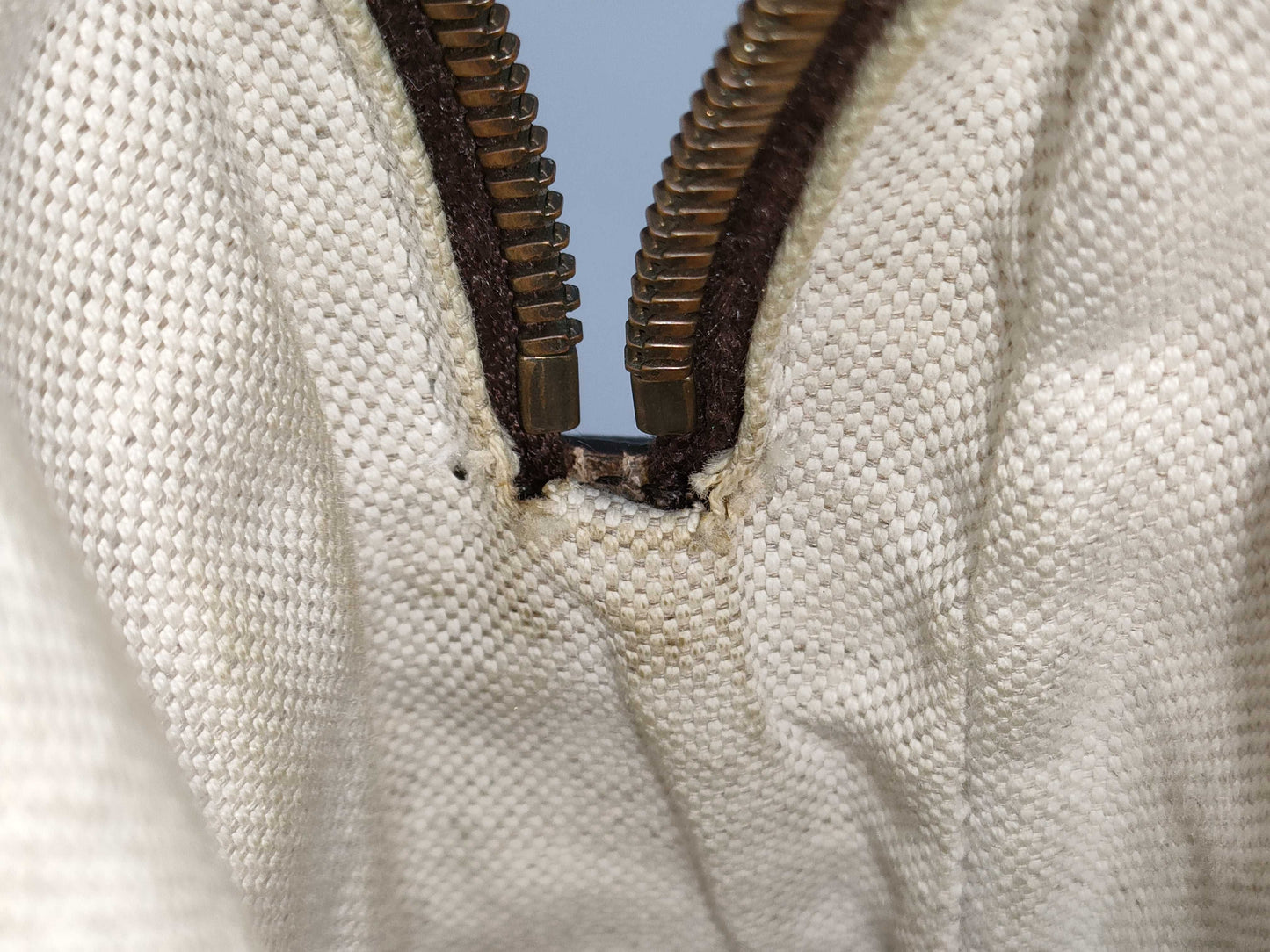 GUCCI GG Supreme Sherry Shoulder Bag
