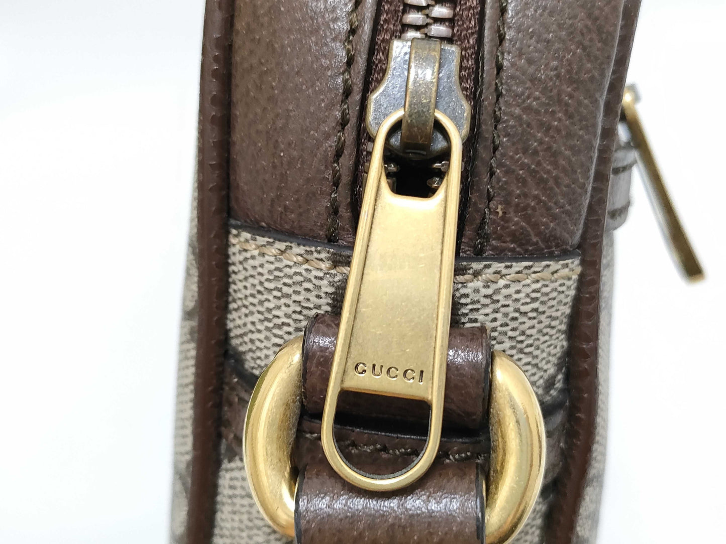 GUCCI GG Supreme Sherry Shoulder Bag