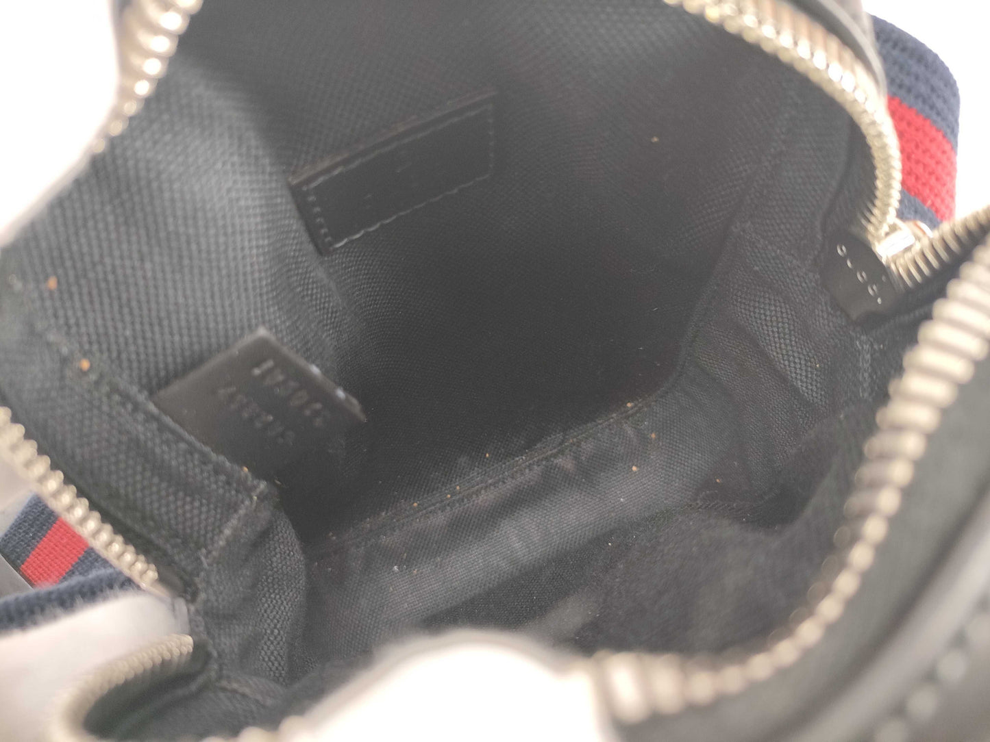 GUCCI GG Supreme Sherry Shoulder Bag in Black