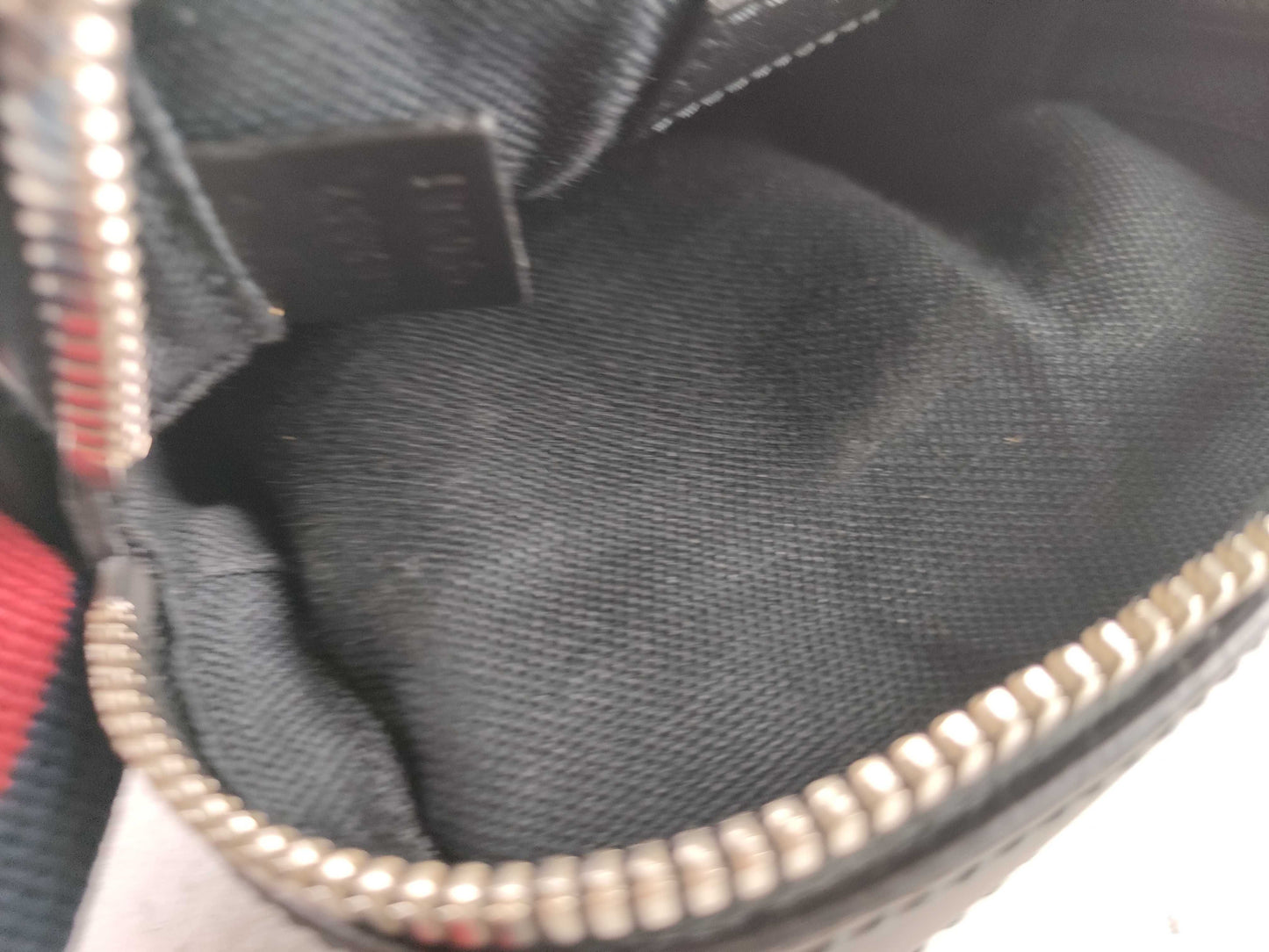 GUCCI GG Supreme Sherry Shoulder Bag in Black