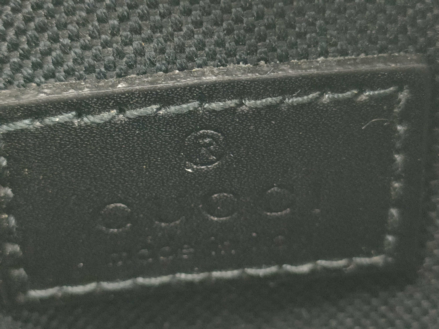GUCCI GG Supreme Sherry Shoulder Bag in Black