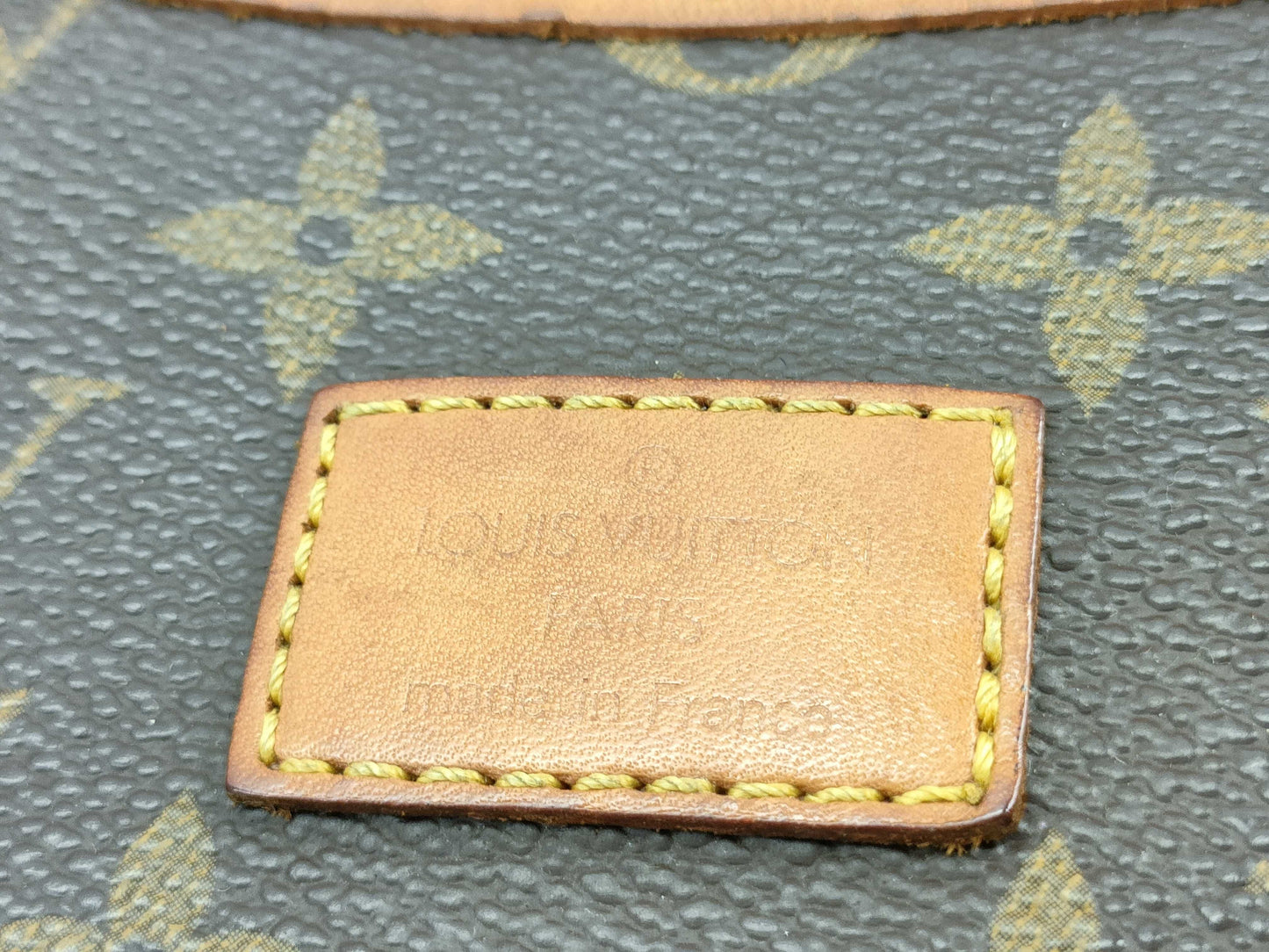 LOUIS VUITTON RFID Unverified AR0942 Monogram Louis Vuitton Saumur Shoulder Bag