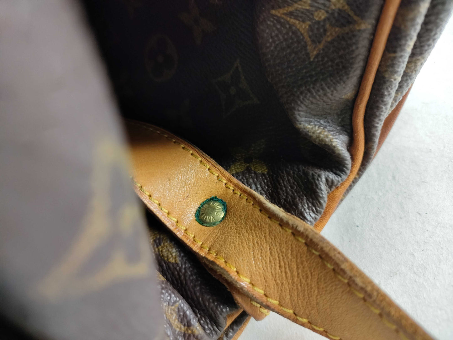 LOUIS VUITTON RFID Unverified AR0942 Monogram Louis Vuitton Saumur Shoulder Bag