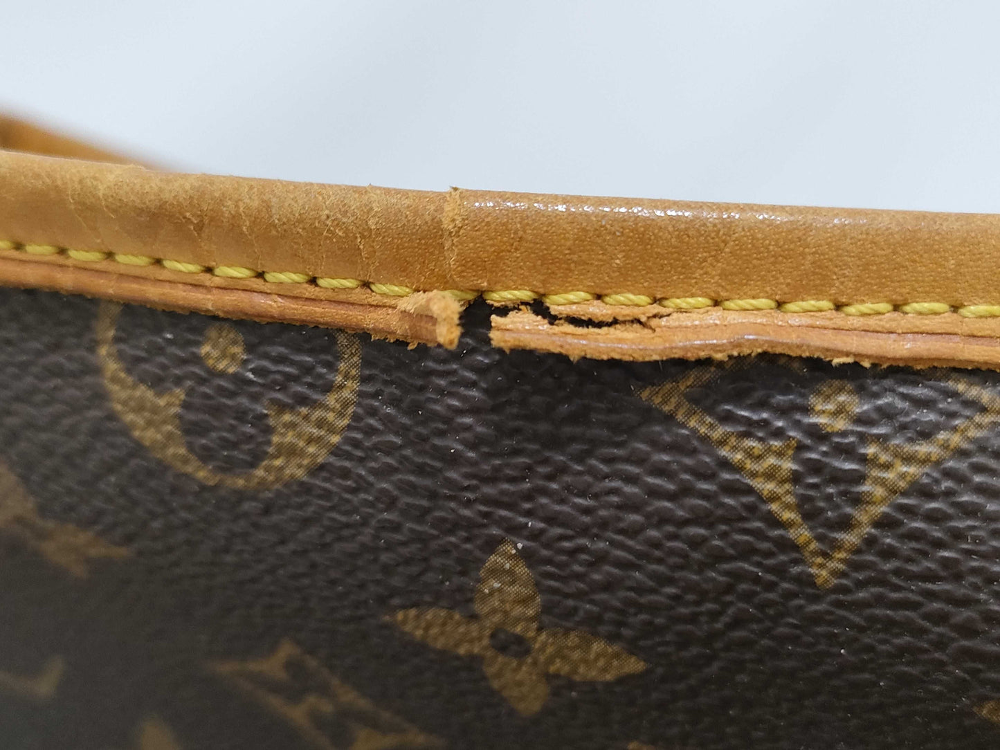 LOUIS VUITTON RFID Unverified Monogram Louis Vuitton Monogram Bucket GM Shoulder Bag