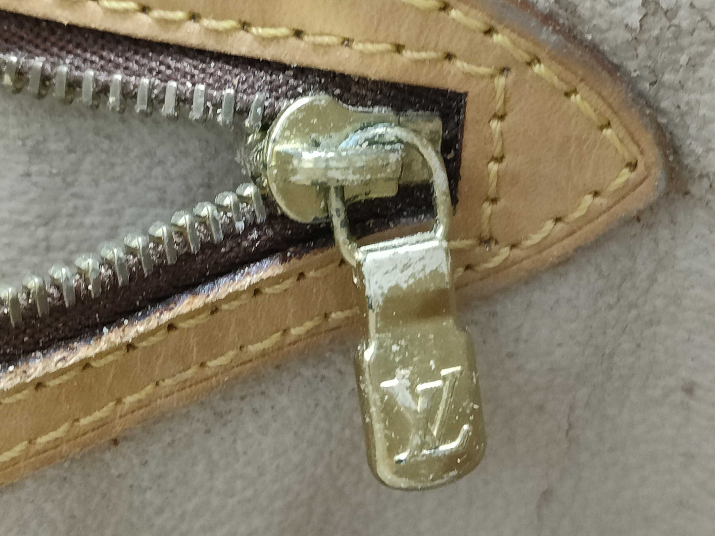 LOUIS VUITTON RFID Unverified Monogram Louis Vuitton Monogram Bucket GM Shoulder Bag