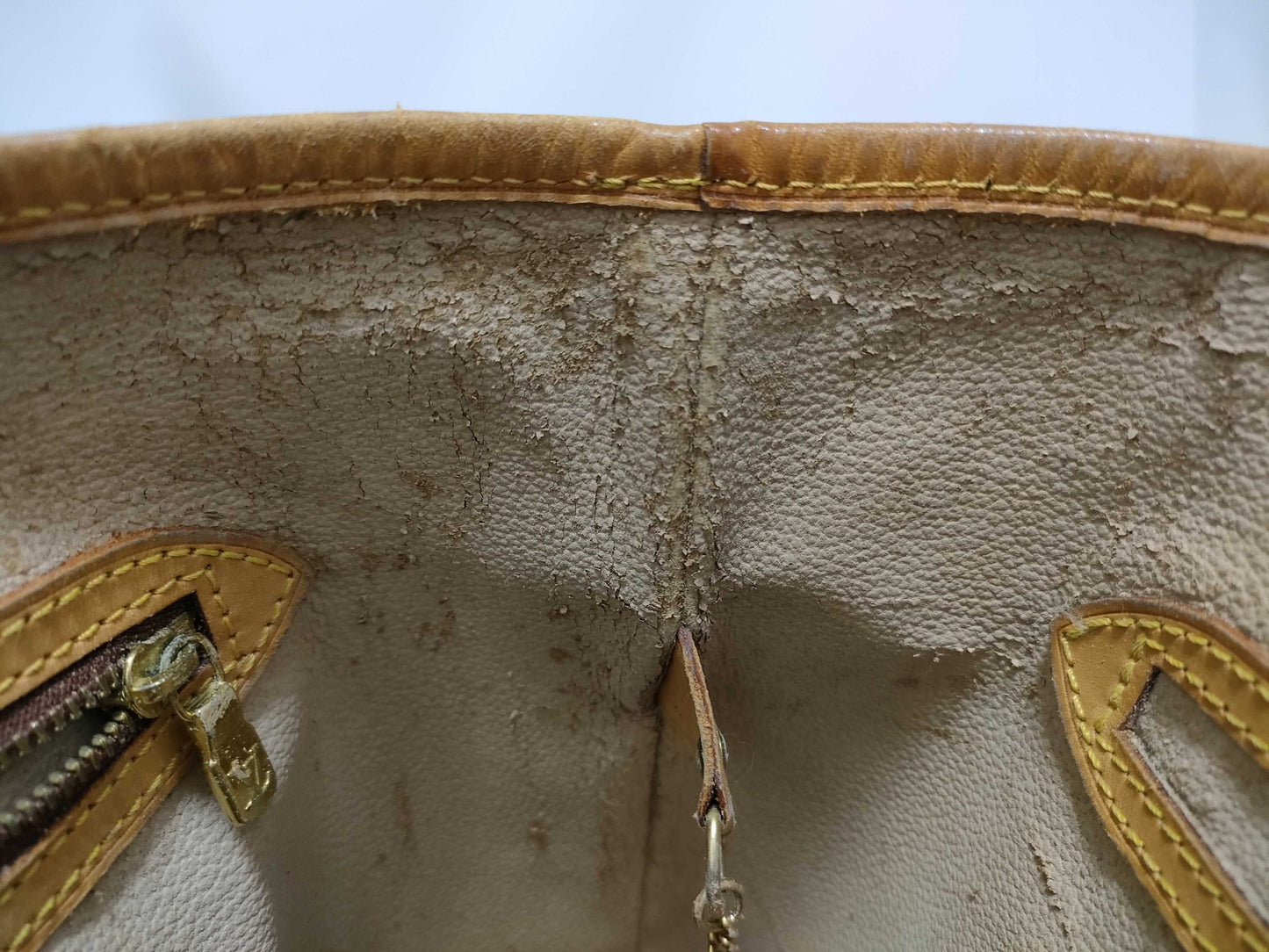 LOUIS VUITTON RFID Unverified Monogram Louis Vuitton Monogram Bucket GM Shoulder Bag