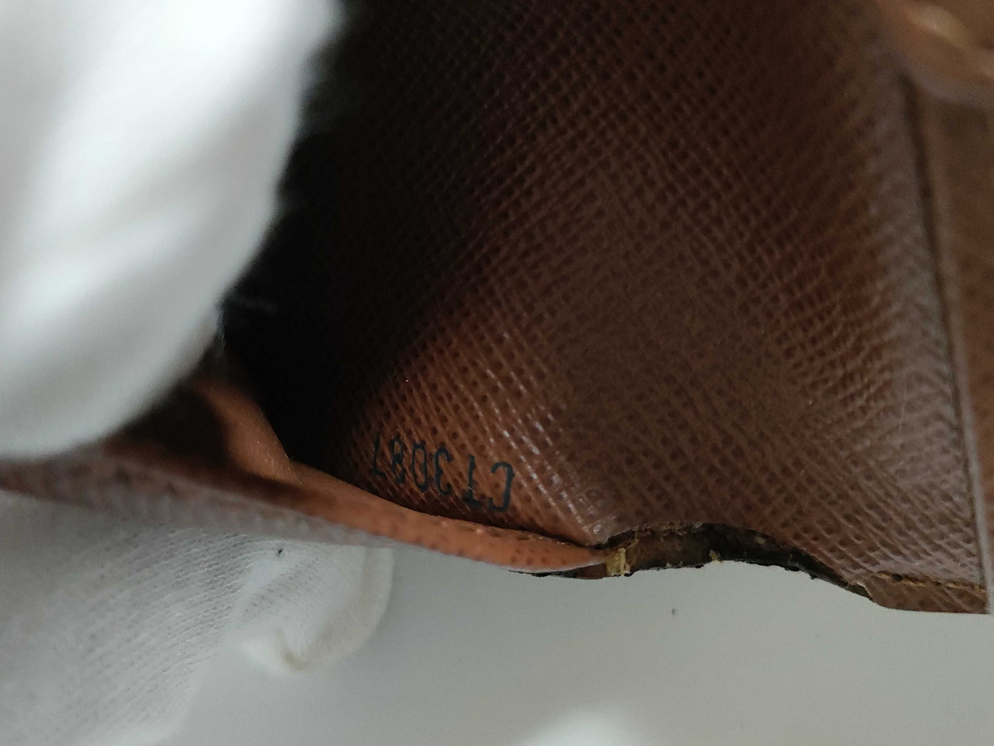 LOUIS VUITTON RFID Unverifiable Monogram Louis Vuitton Monogram Marco CT3087 Wallet