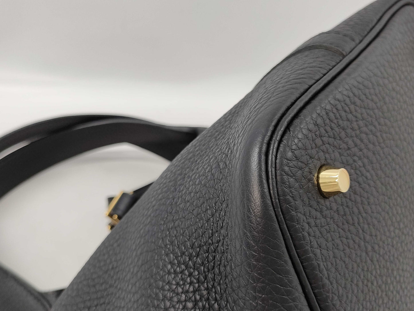 HERMES Picotin Lock MM Taurillon Clemence Leather Handbag, Black, G Hardware, Z Stamp