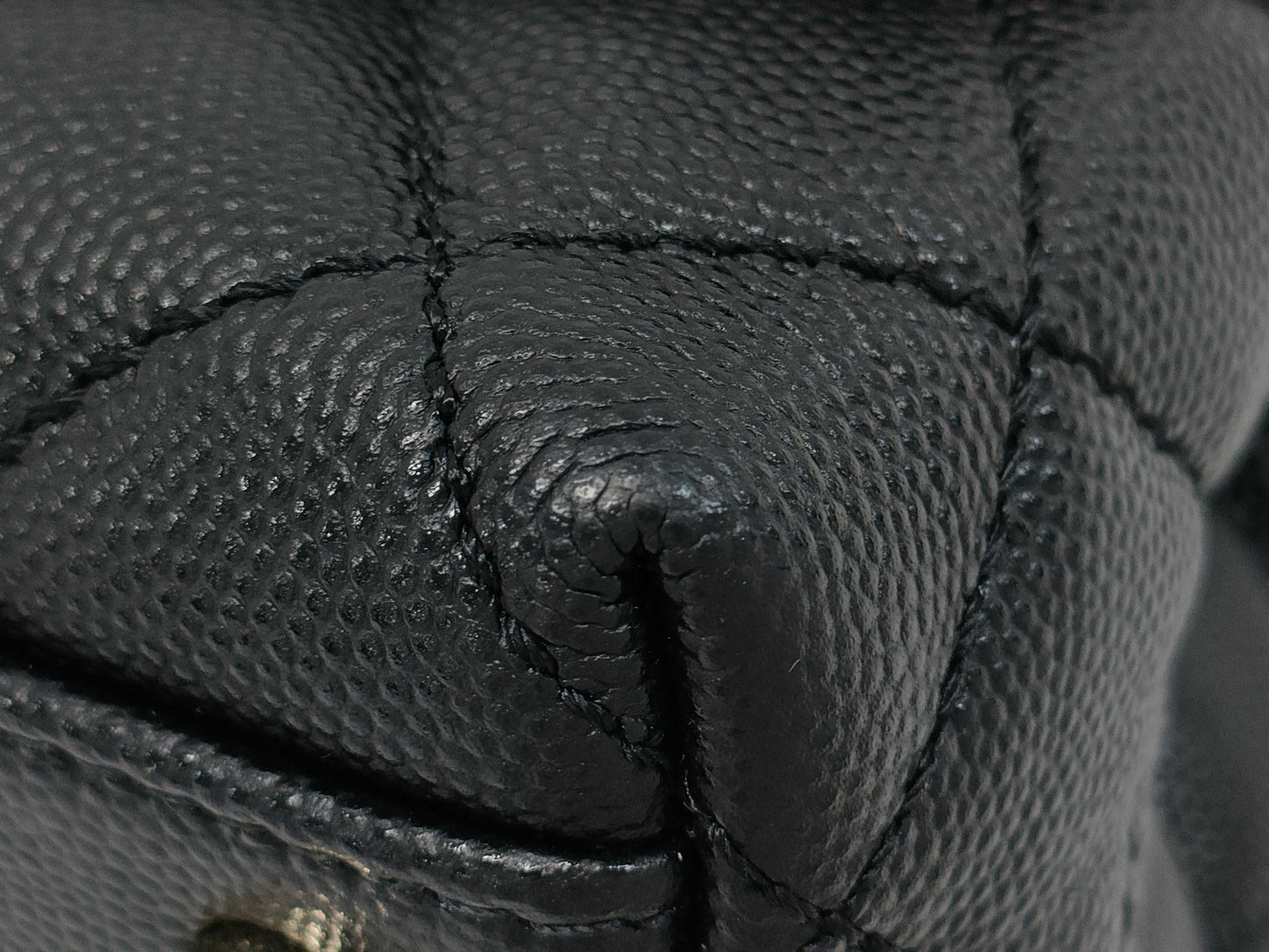 CHANEL Coco Handle 24 A92990/A61A27CC Shoulder Handbag in Caviar Skin, Black