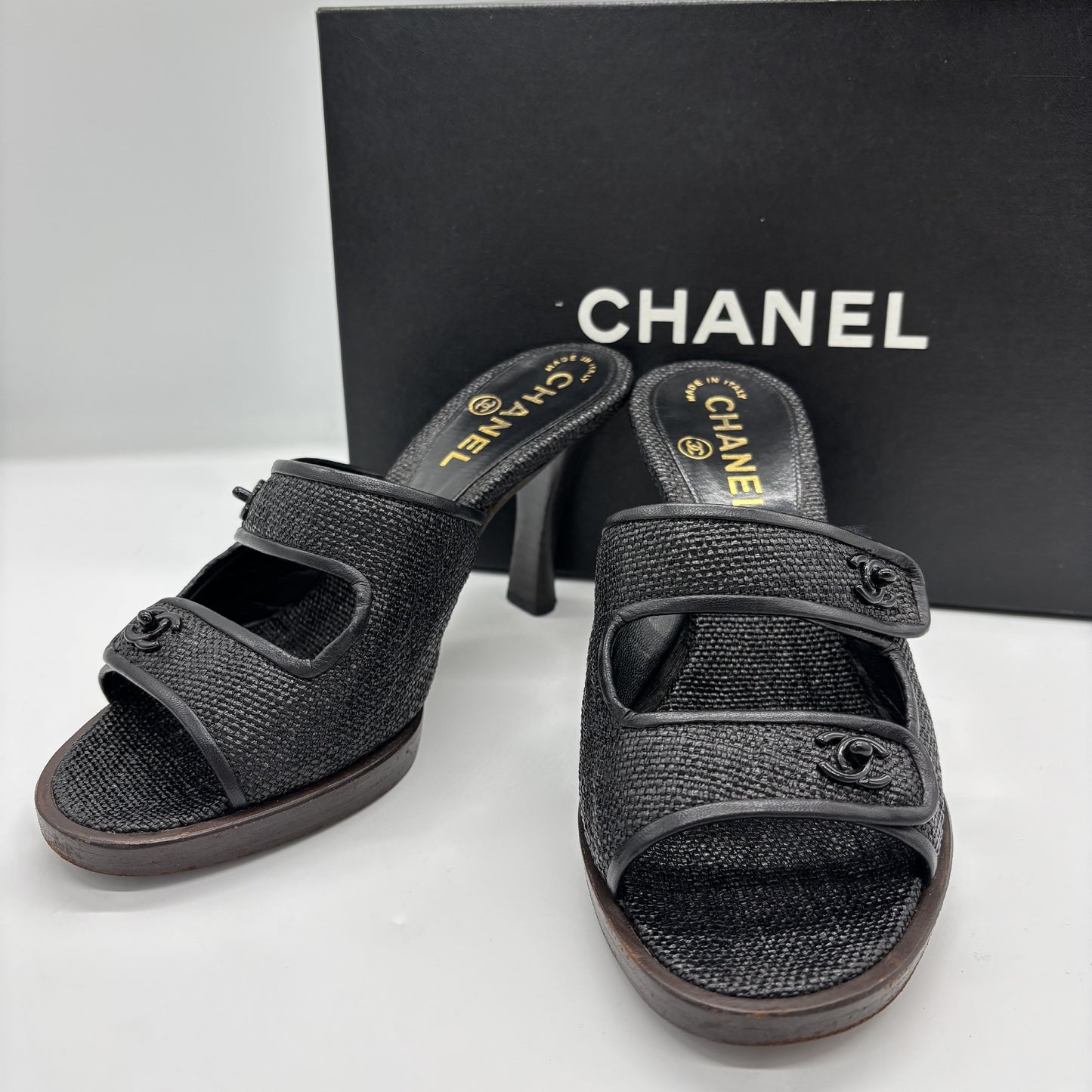 CHANEL Leather Black Raffia Leather Wood Turnlock Sandals Size #35/22.5cm