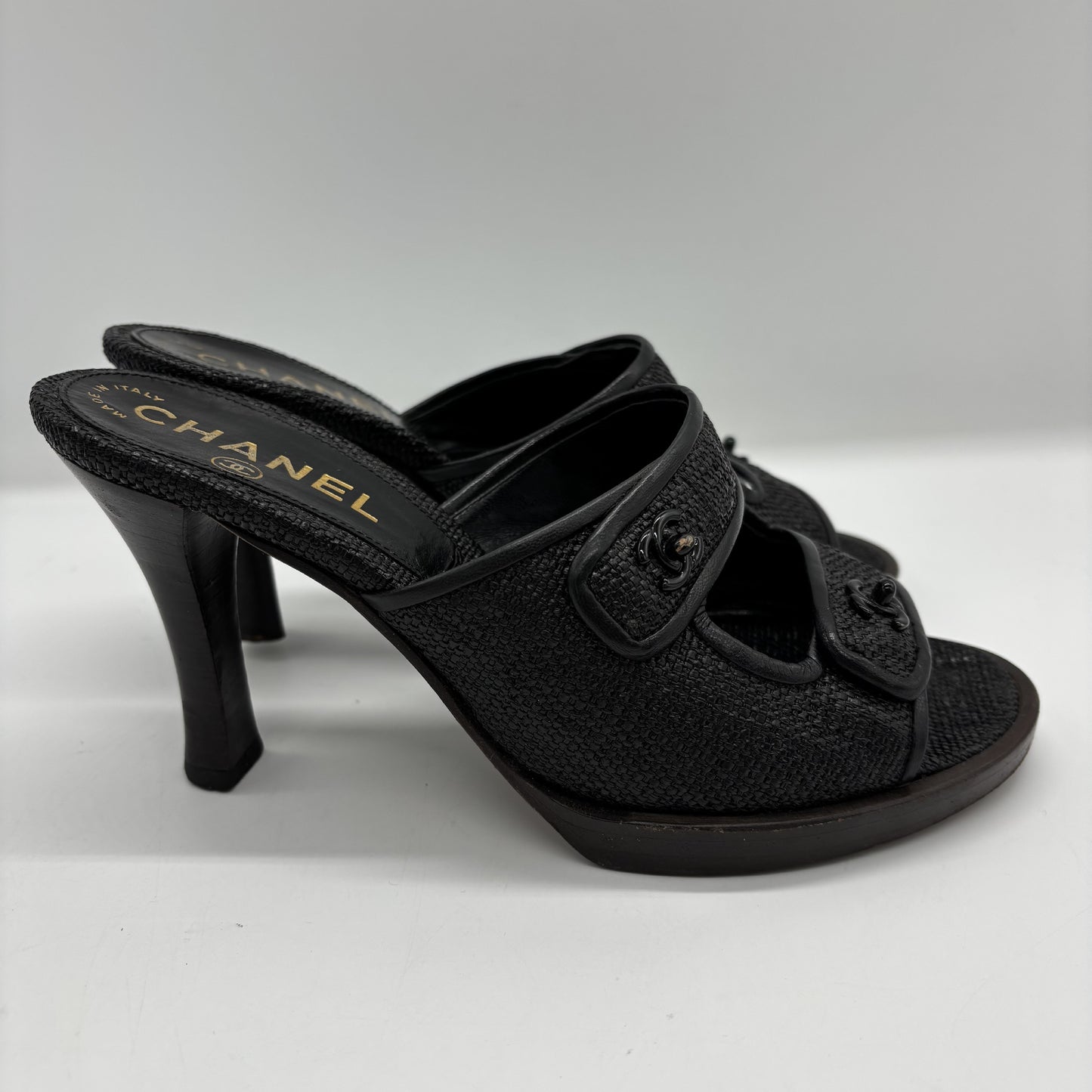 CHANEL Leather Black Raffia Leather Wood Turnlock Sandals Size #35/22.5cm