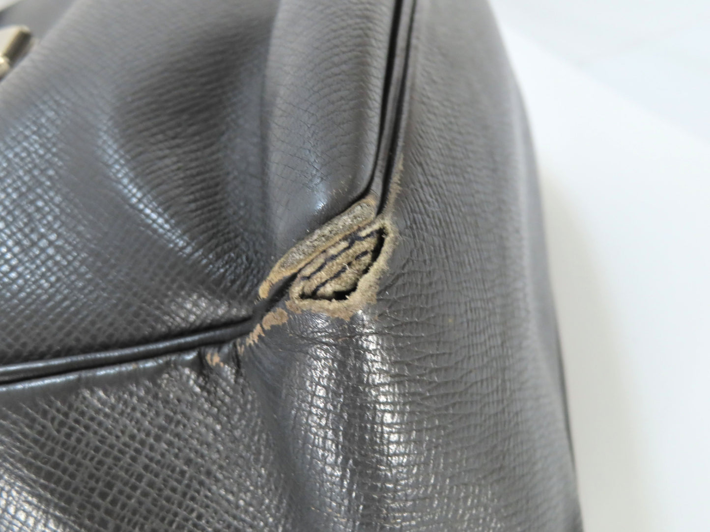 LOUIS VUITTON Taiga Yaranga SP0011 Shoulder Bag
