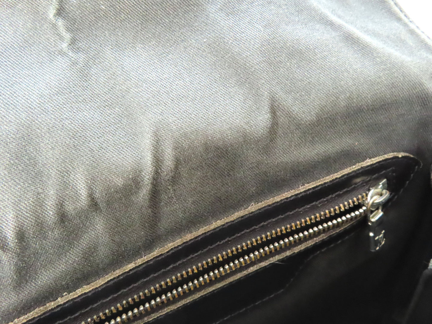 LOUIS VUITTON Taiga Yaranga SP0011 Shoulder Bag
