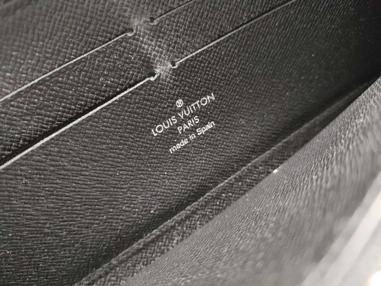 LOUIS VUITTON Epi Zippy Wallet Noir CA2183 Wallet