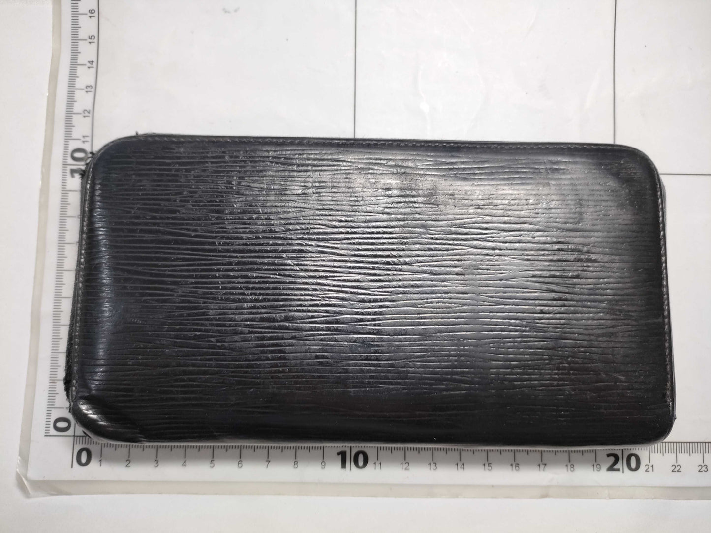 LOUIS VUITTON Epi Zippy Wallet Noir CA2183 Wallet