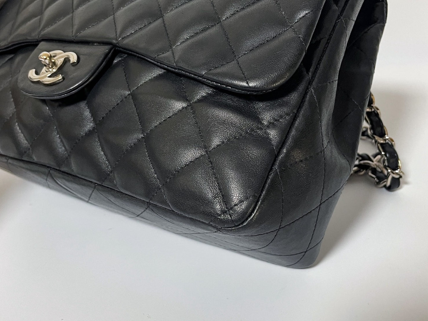 CHANEL Deca Matelasse 30 Lambskin Silver Hardware Seal Shoulder Bag