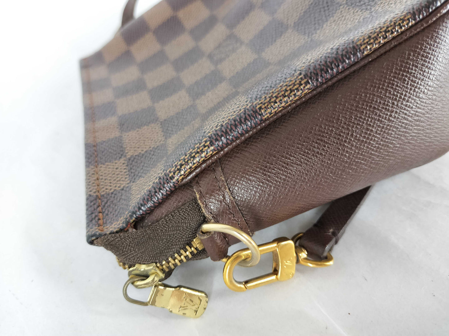 LOUIS VUITTON Damier LV Damier Truth Makeup Handbag