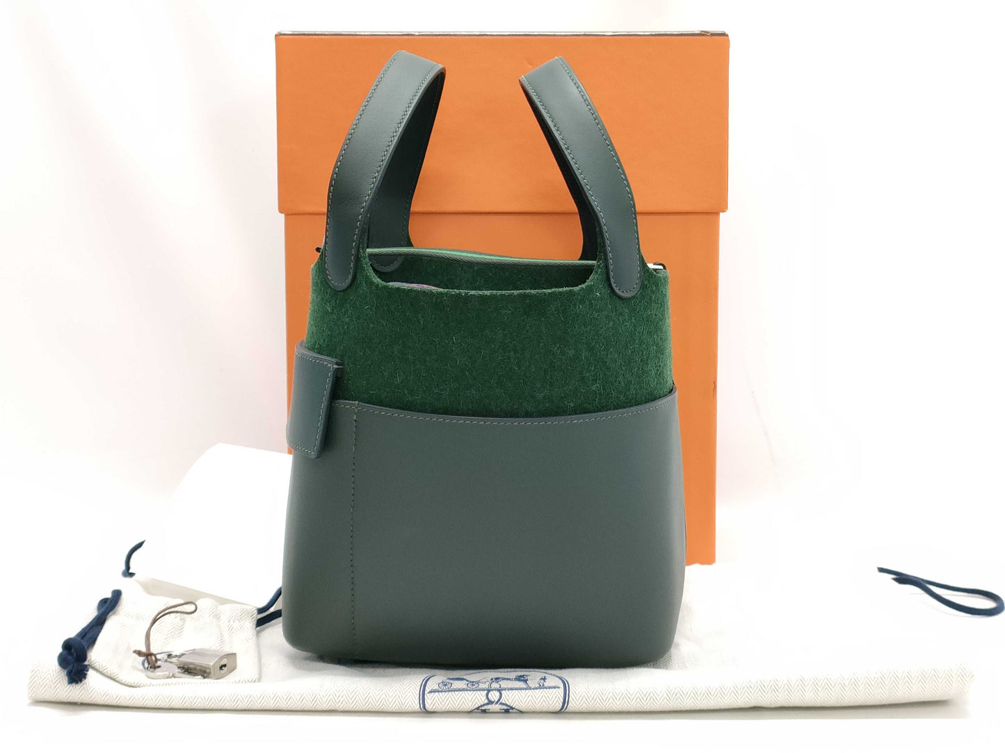 HERMES Picotin Lock 18 PM Go Team Vert Foncé Handbag with Silver Hardware and Stamped Silver.