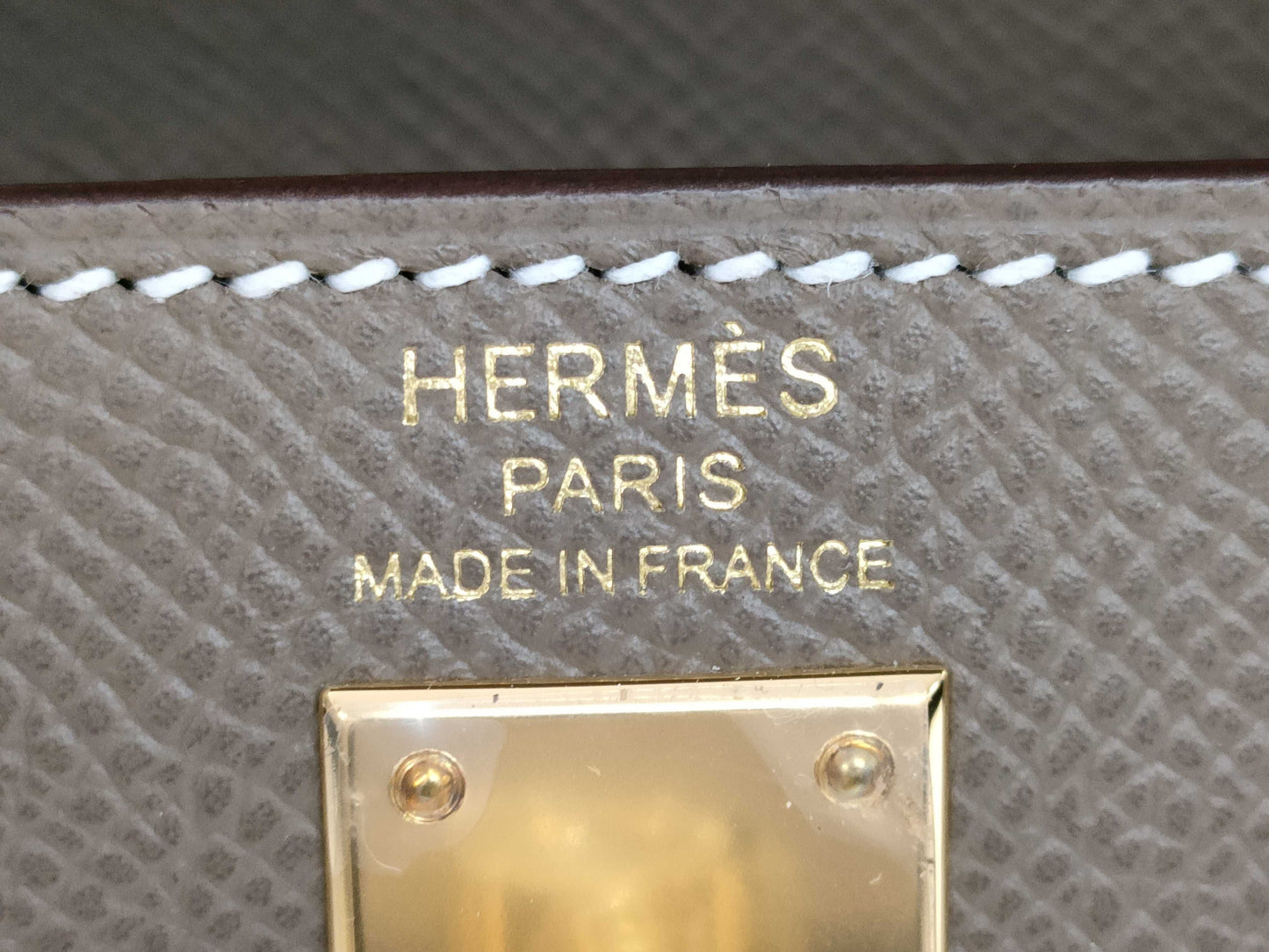 HERMES Kelly 25 Tricolore Epsom Etoupe/Black/Ardoise Gold Hardware GP W Stamp Handbag