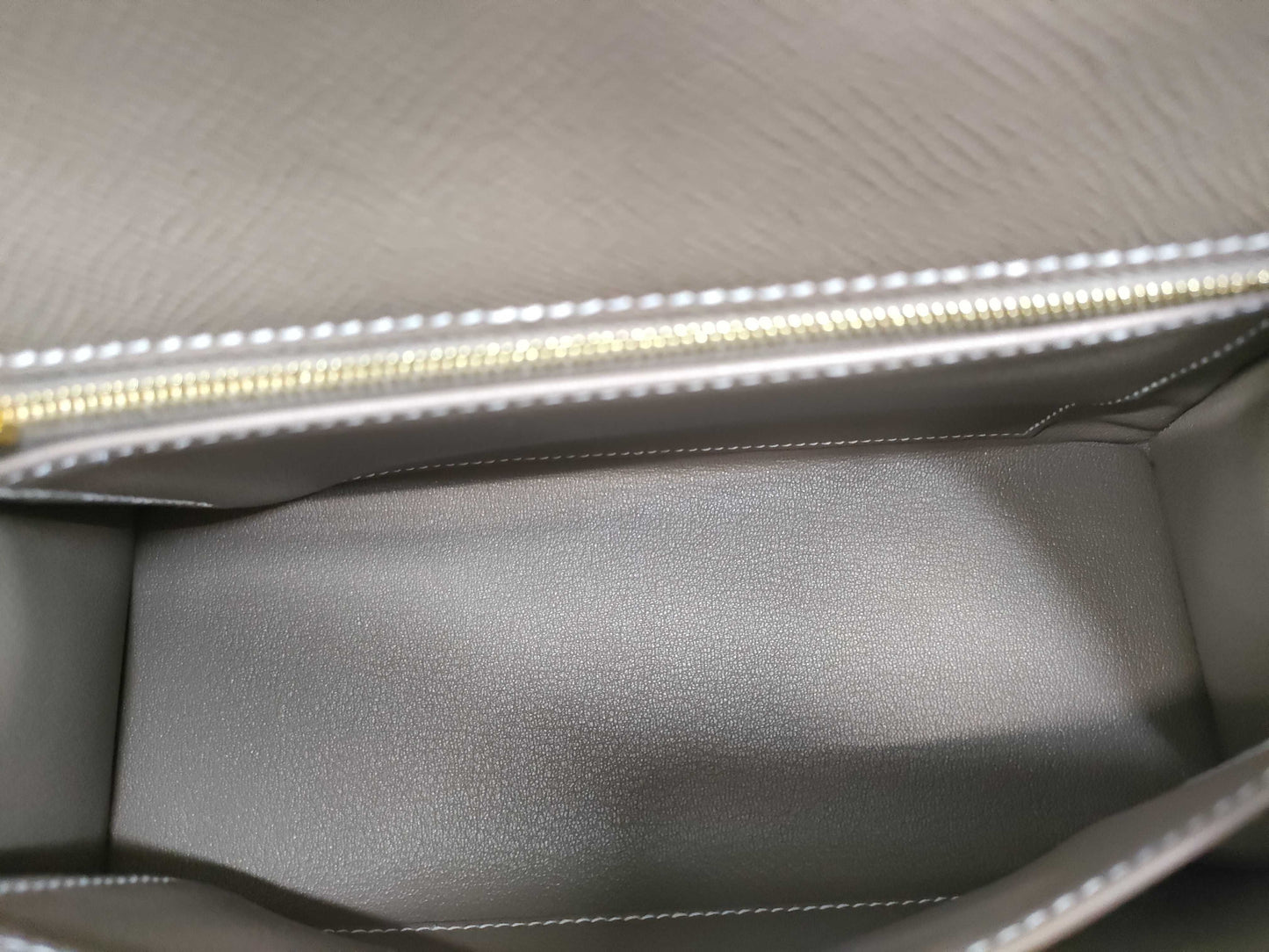 HERMES Kelly 25 Tricolore Epsom Etoupe/Black/Ardoise Gold Hardware GP W Stamp Handbag