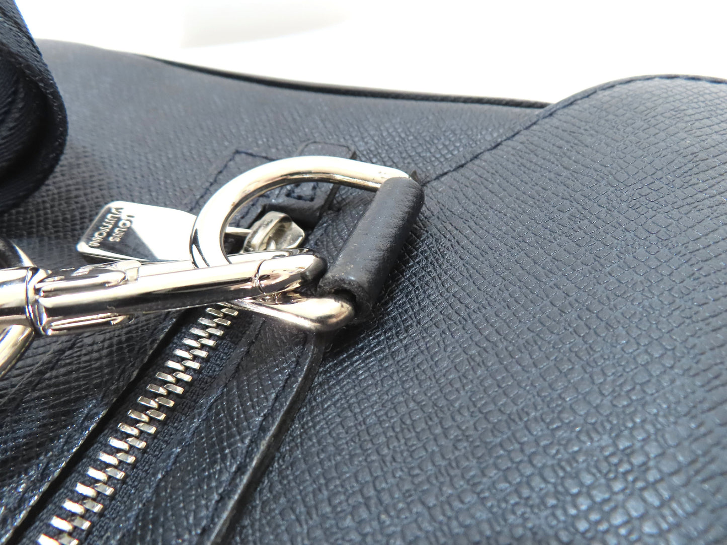 LOUIS VUITTON Vassili PM Taiga Leather 2-Way Business Bag