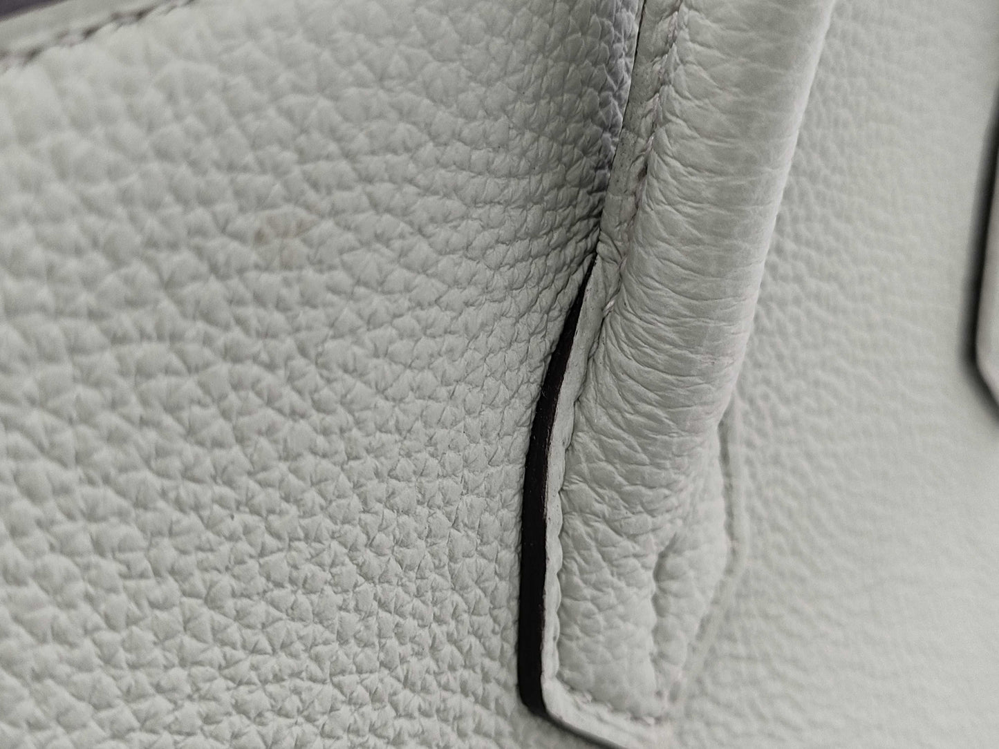 HERMES Birkin 25 Togo Ivory Beige Handbag with Gold Hardware, B Stamp, and Protective Sticker