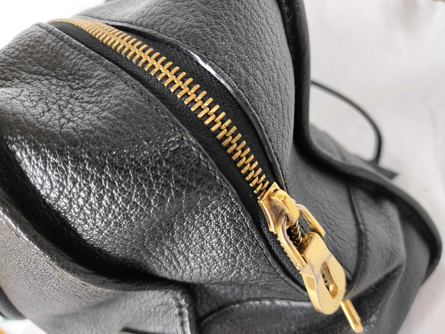 LOEWE Amazona 36 Leather Handbag in Black