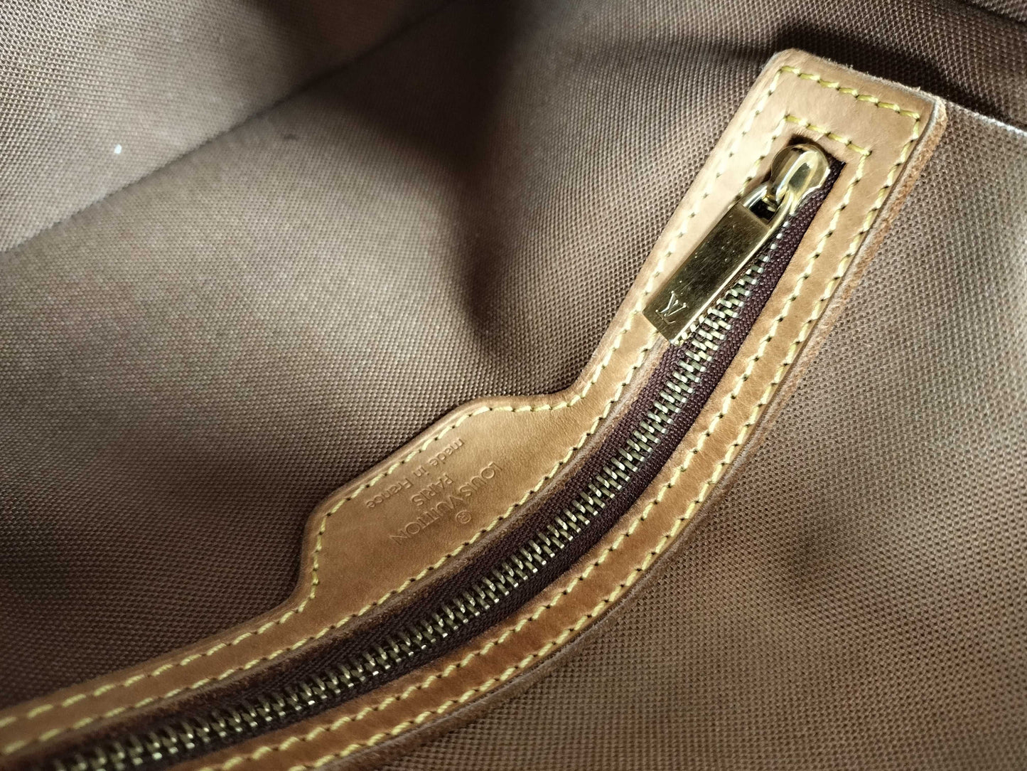 LOUIS VUITTON MI0063 Monogram Louis Vuitton Mini Looping Handbag