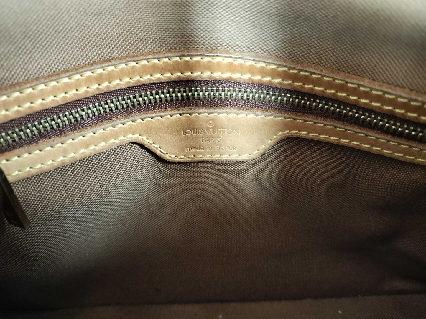 LOUIS VUITTON MI0063 Monogram Louis Vuitton Mini Looping Handbag