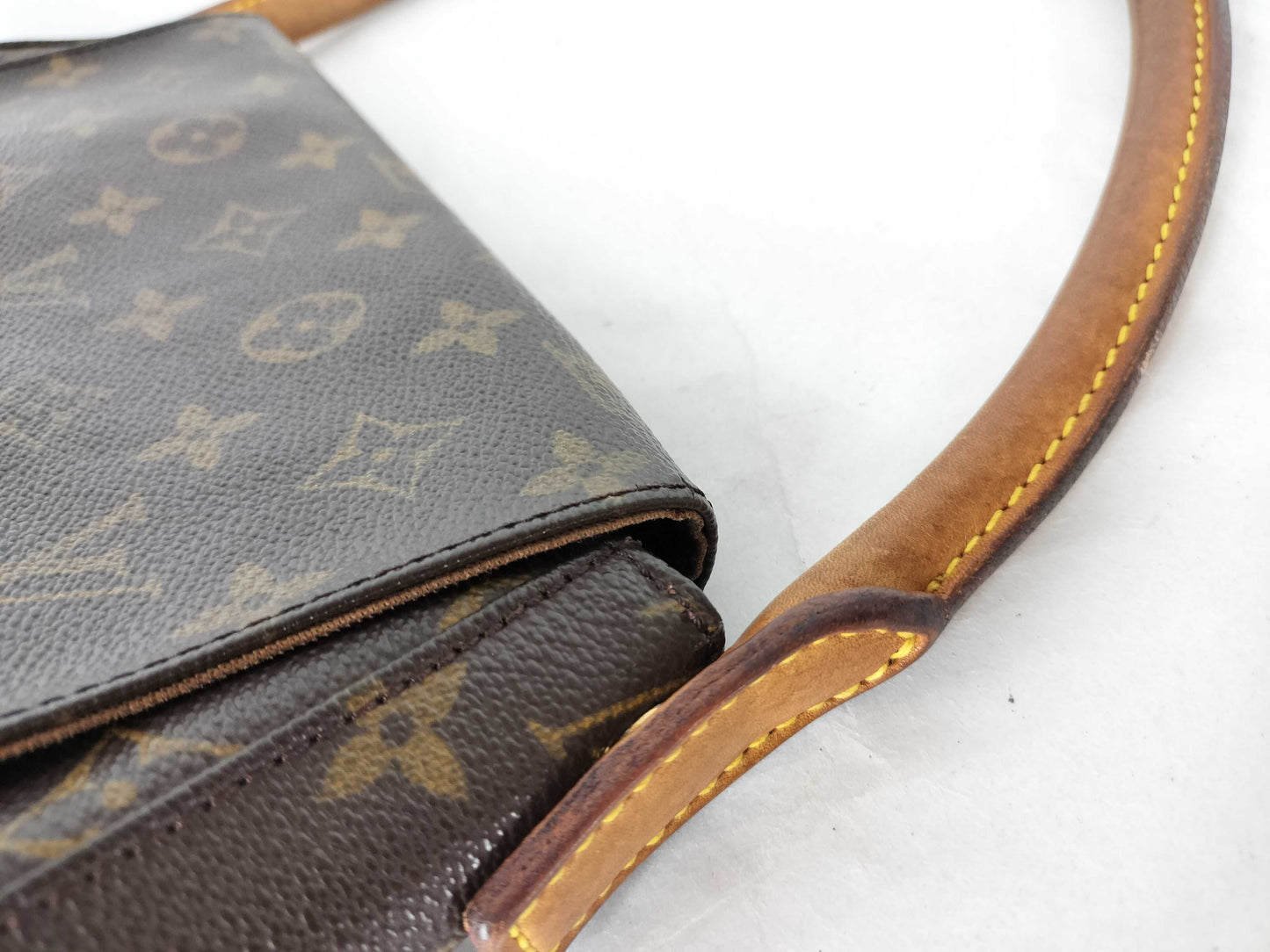 LOUIS VUITTON MI0063 Monogram Louis Vuitton Mini Looping Handbag