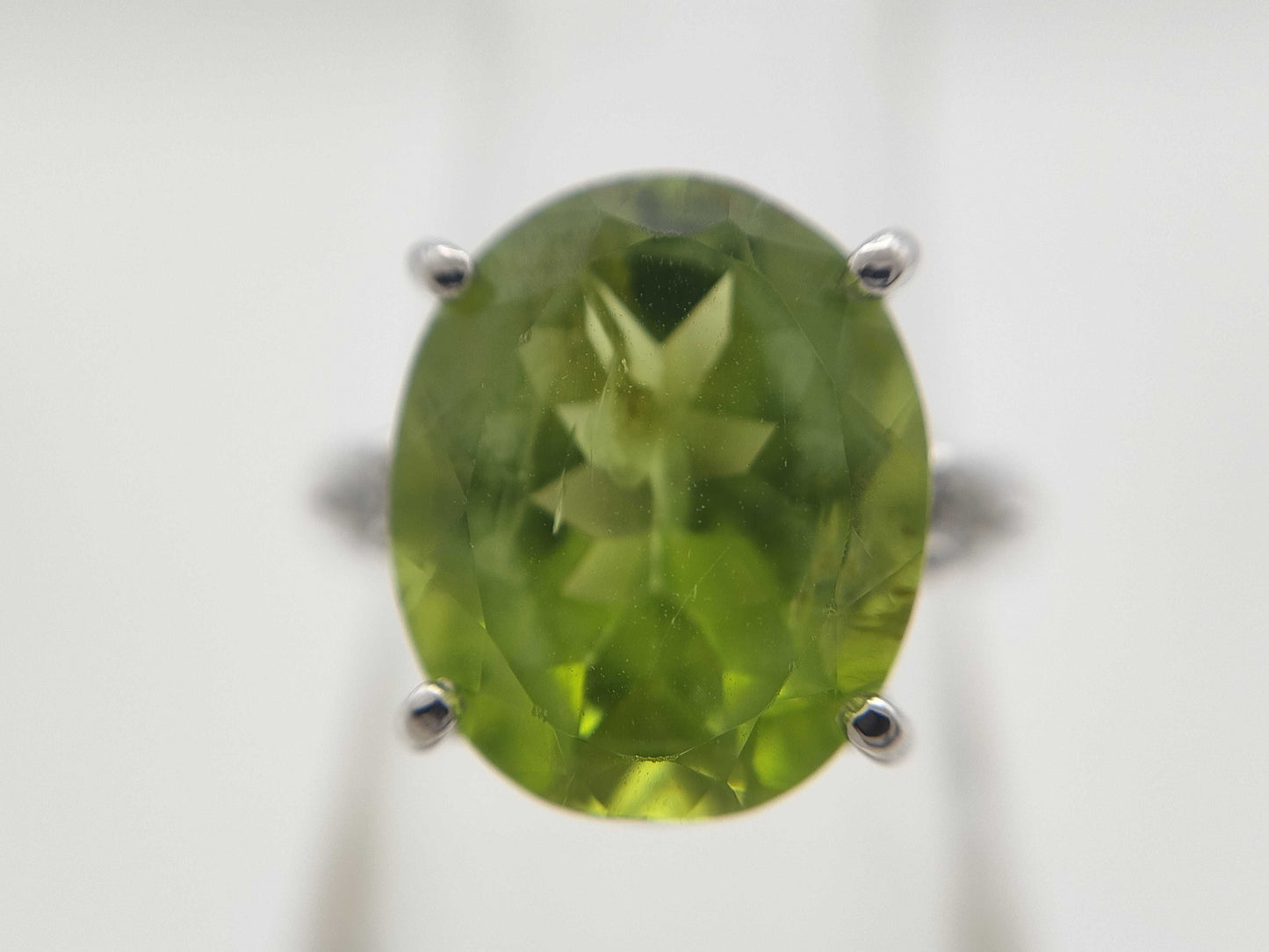 Peridot D0.12ct K18WG 4.9g Ring