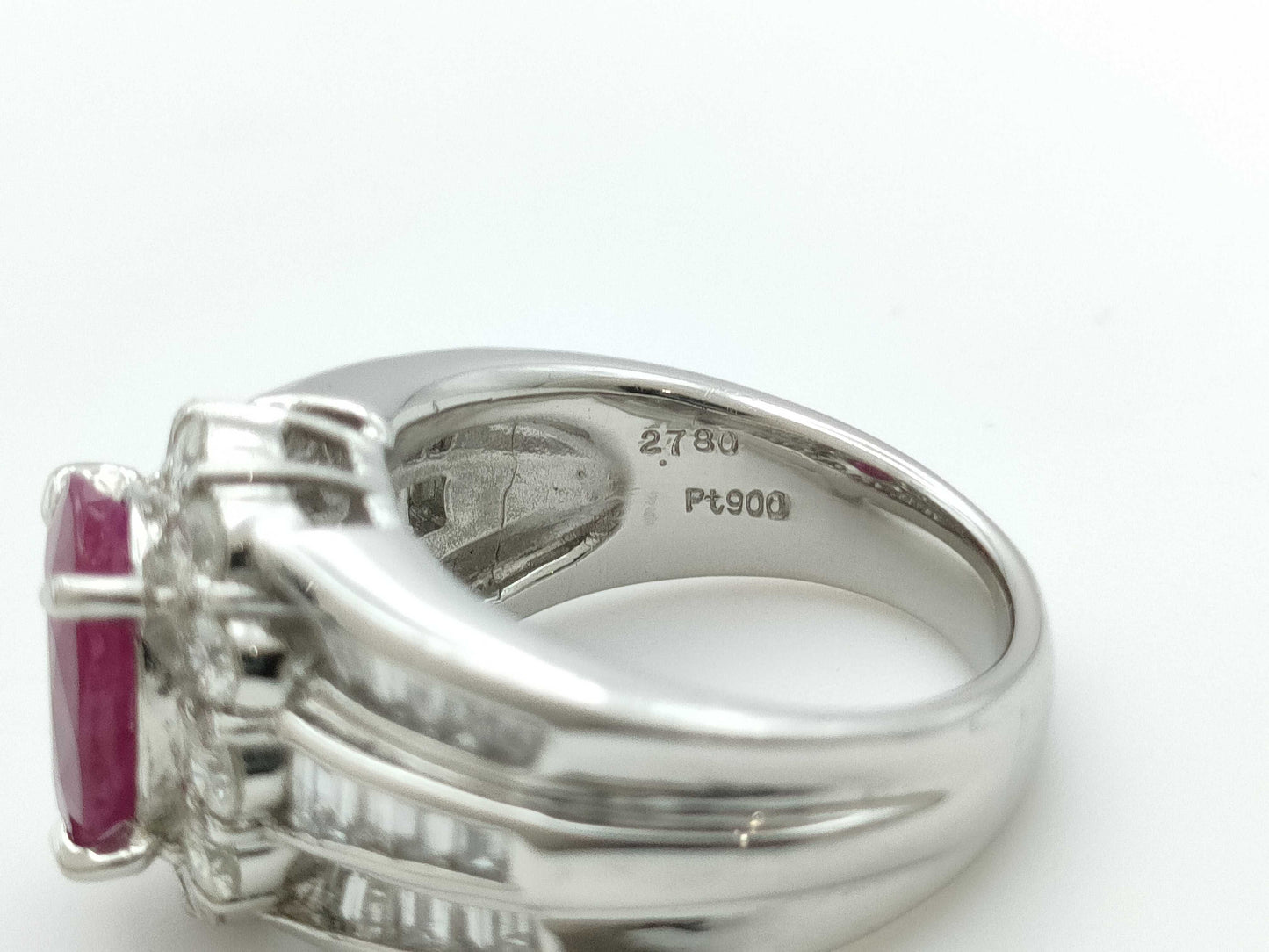 Colored Stone 2.780ct D1.62ct PT900 16.4g Ring