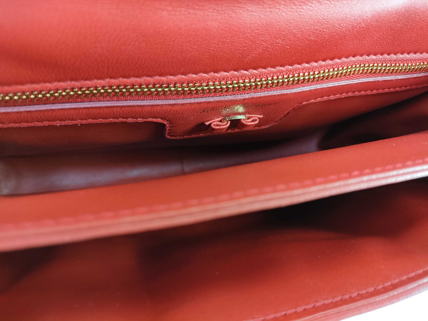 Salvatore Ferragamo Vara Vara Ribbon Chain Shoulder Bag