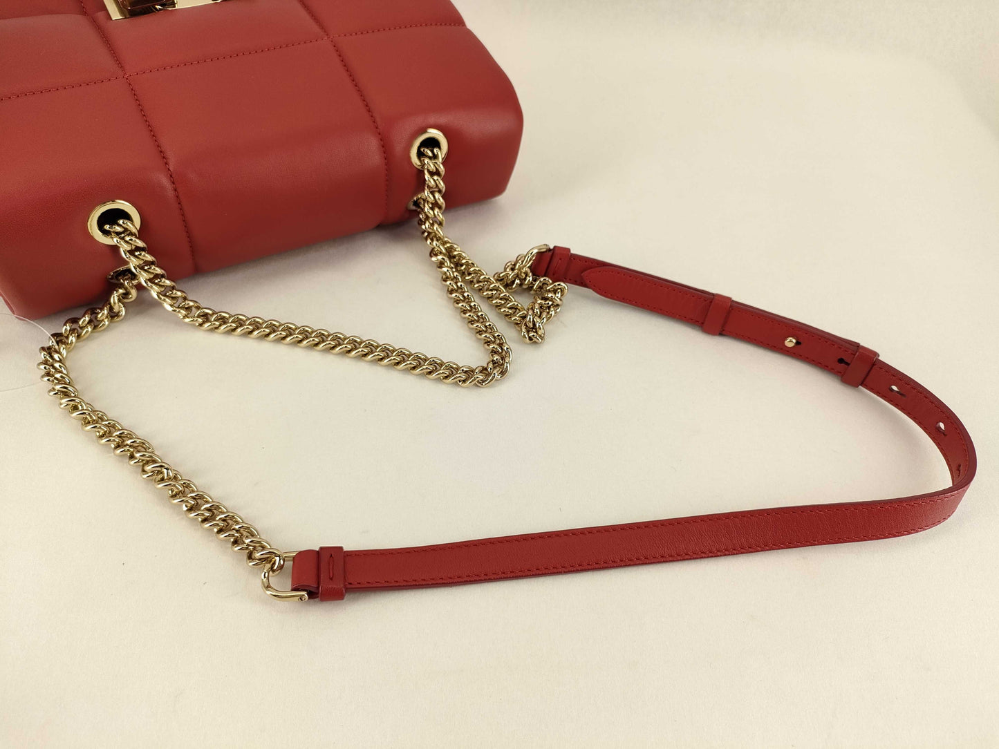 Salvatore Ferragamo Vara Vara Ribbon Chain Shoulder Bag