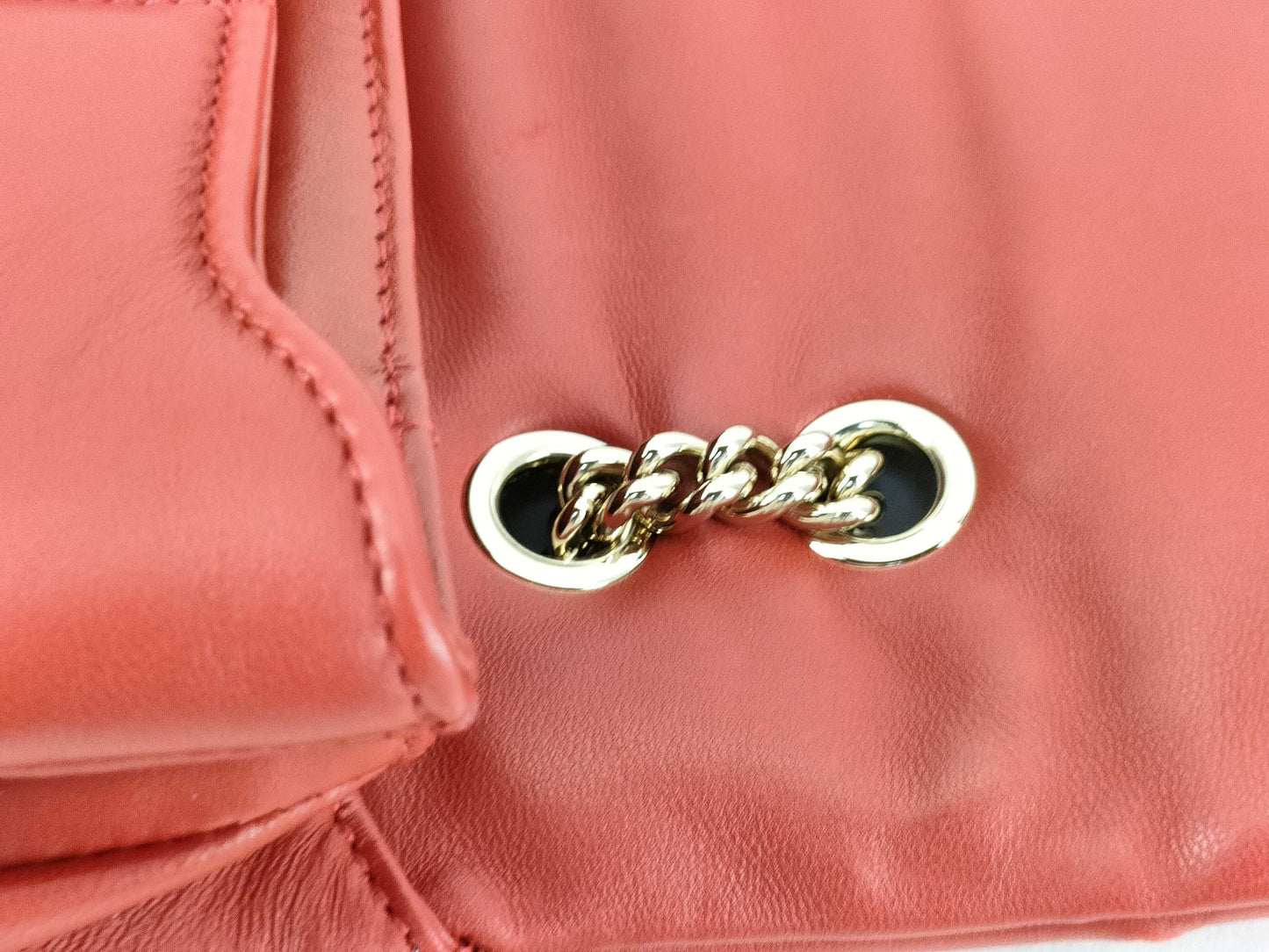 Salvatore Ferragamo Vara Vara Ribbon Chain Shoulder Bag