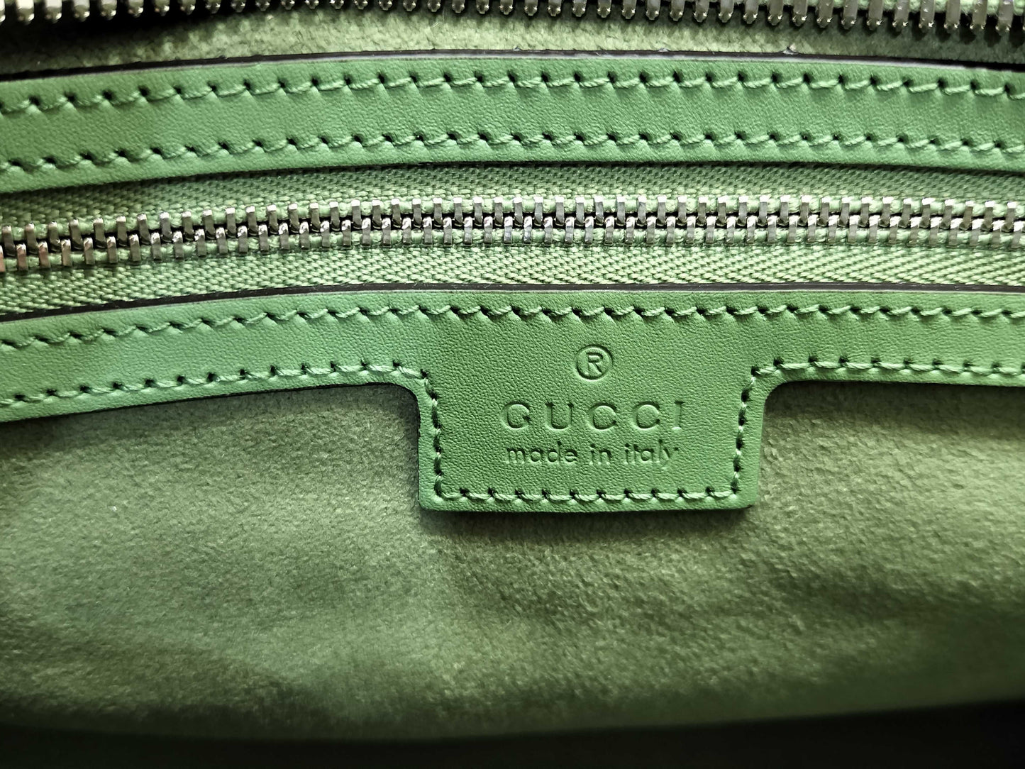 GUCCI Unused Chain Shoulder Tote Leather Handbag