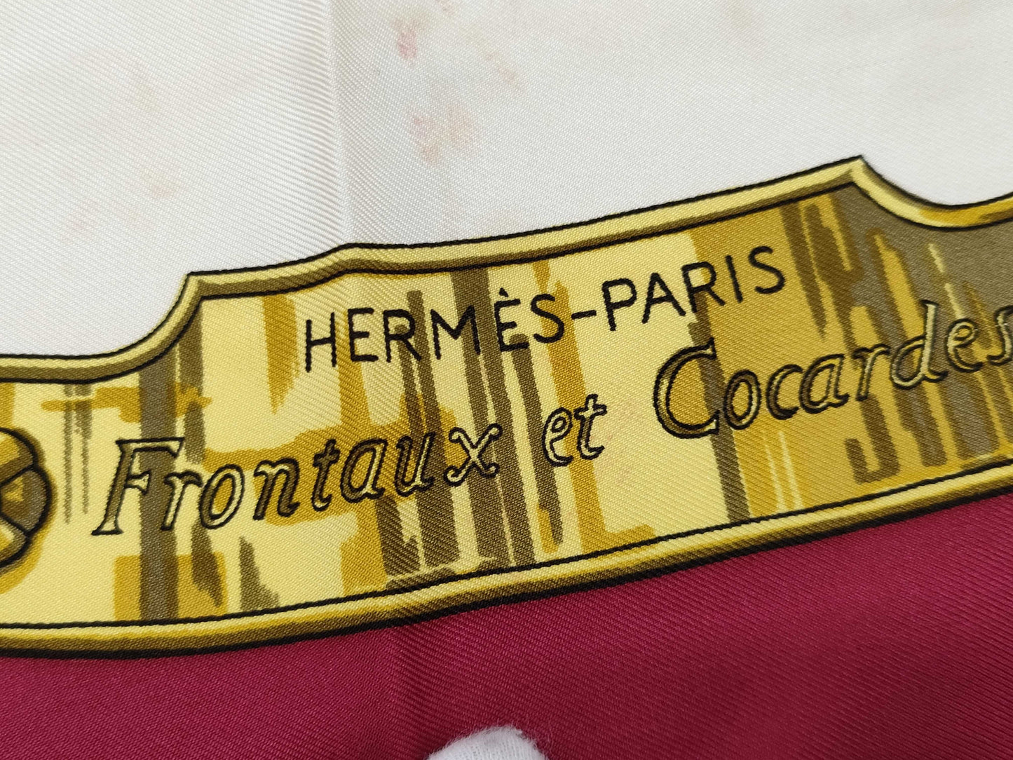 HERMES Carré 90 Red Scarf