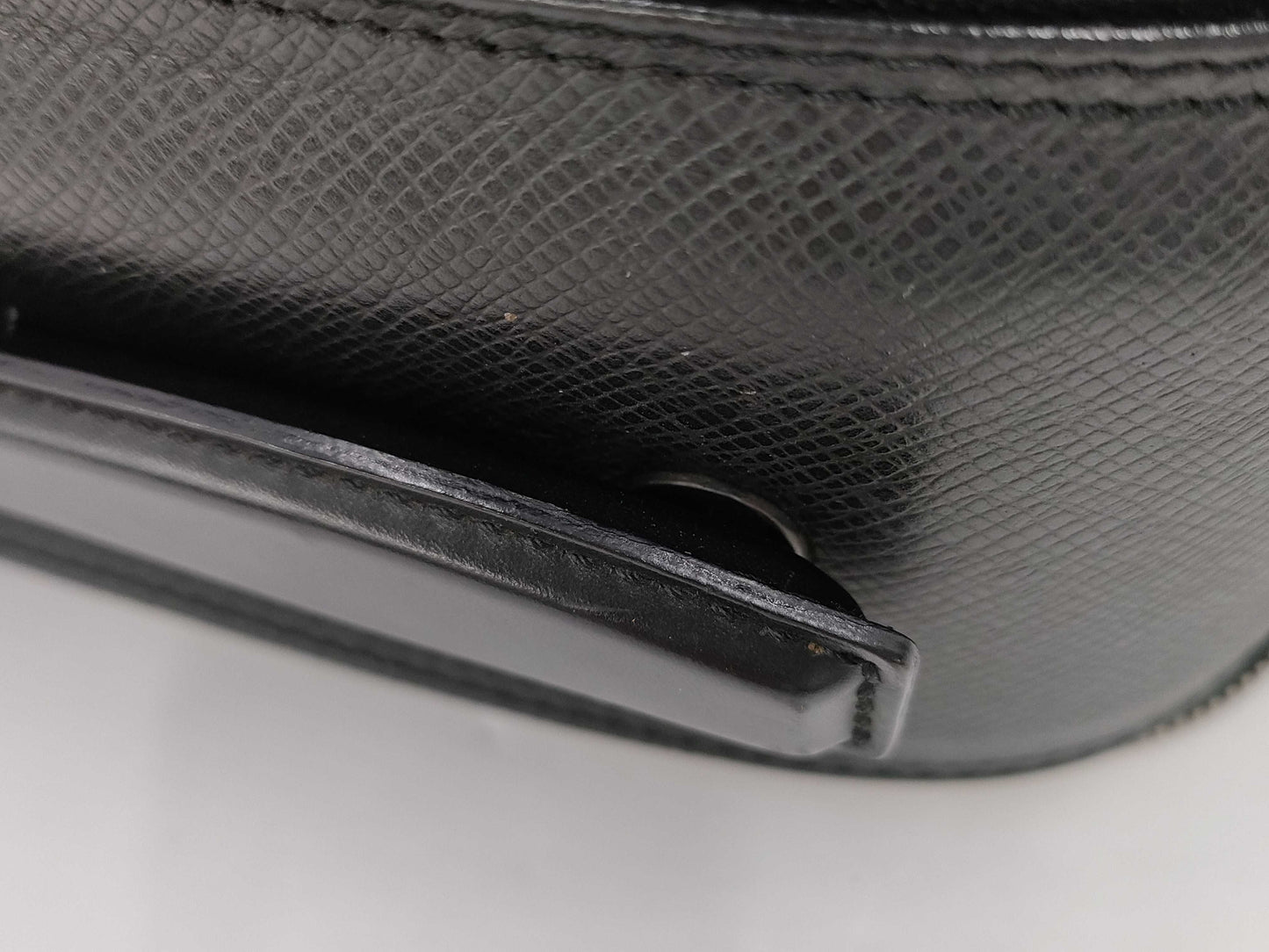 LOUIS VUITTON Taiga To Lovely Briefcase Bag