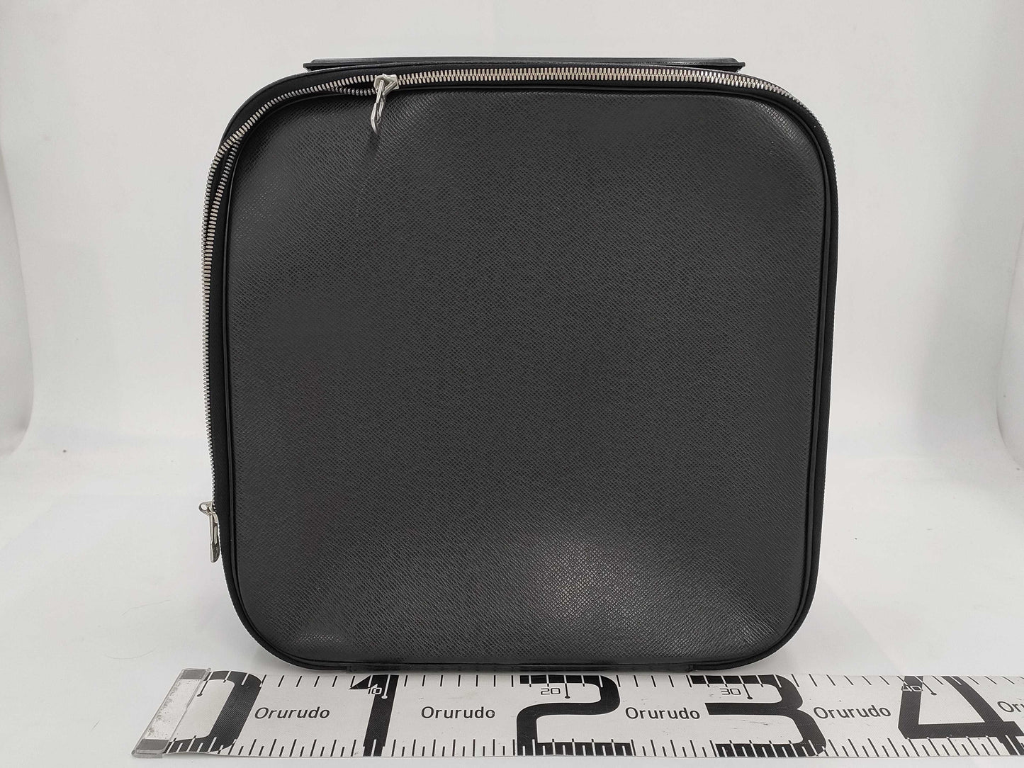 LOUIS VUITTON Taiga To Lovely Briefcase Bag