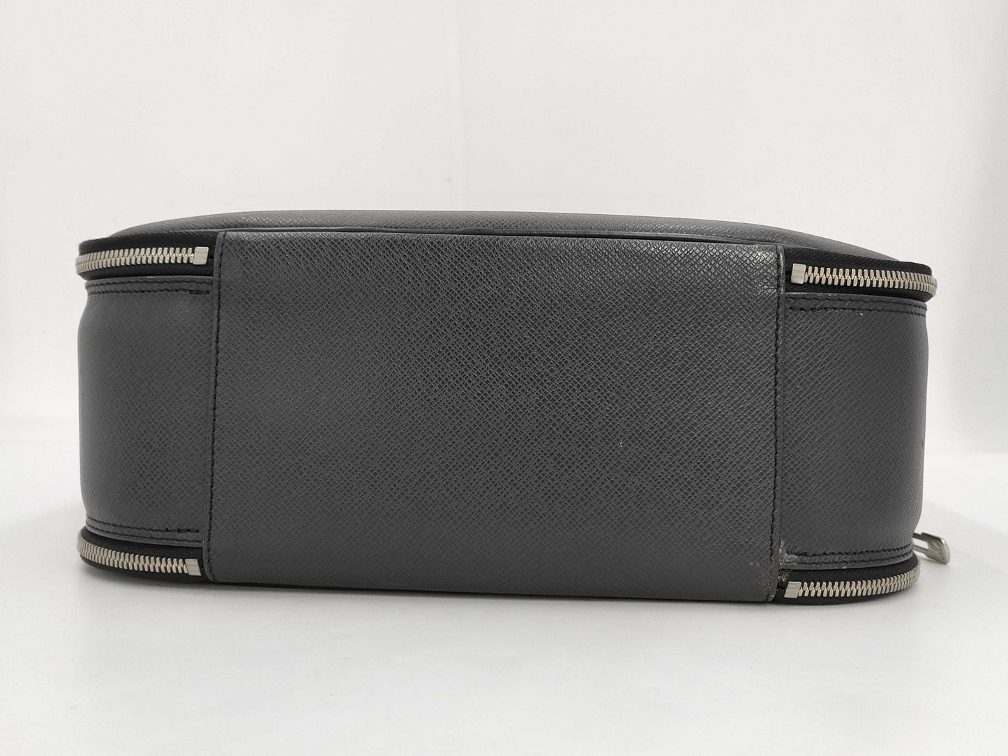 LOUIS VUITTON Taiga To Lovely Briefcase Bag